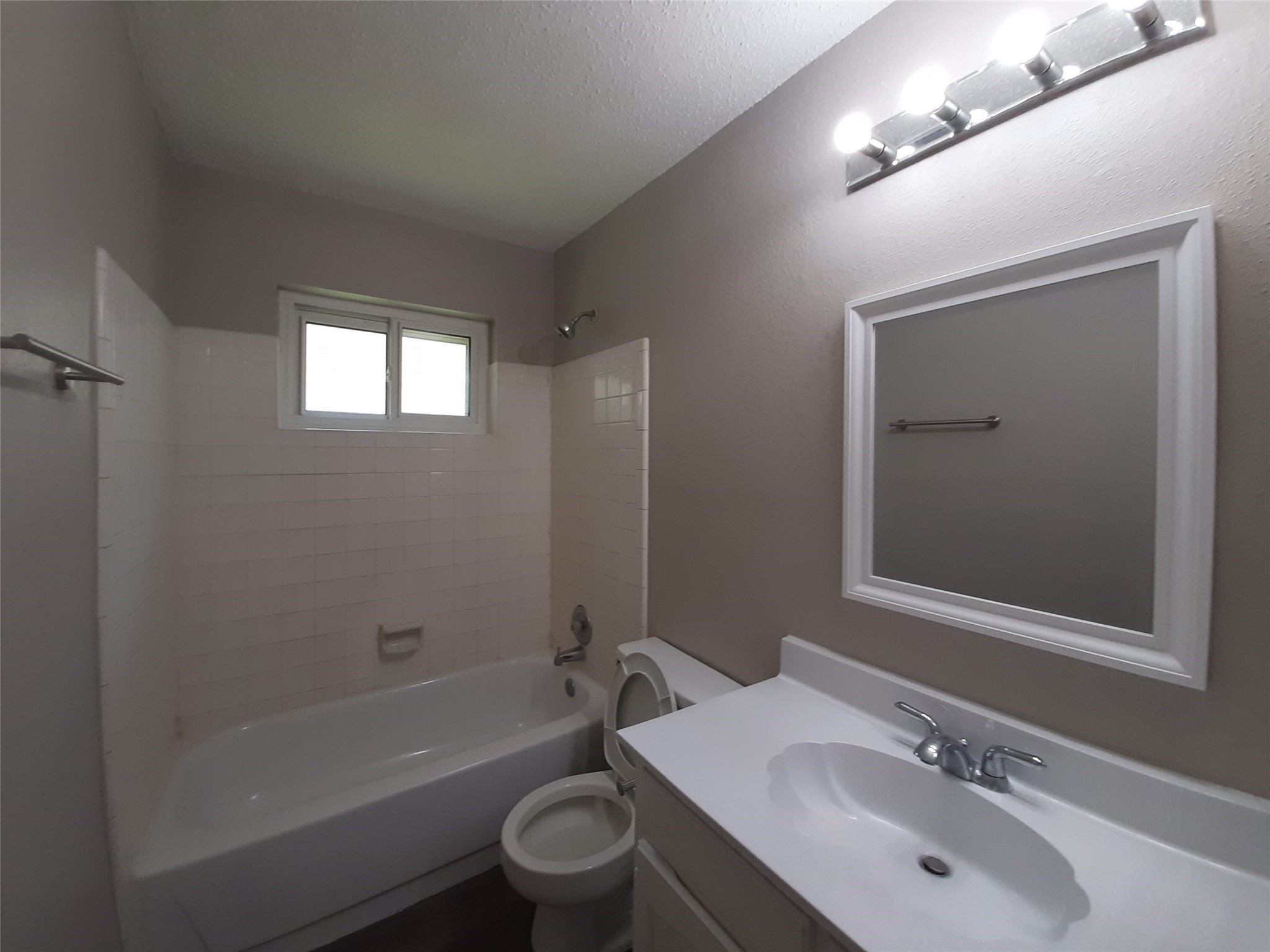 8406 Woodland Willows Drive Property Photo 34
