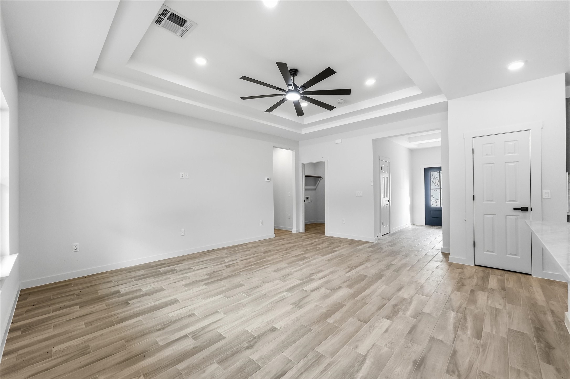 11909 Miller Circle Property Photo 6