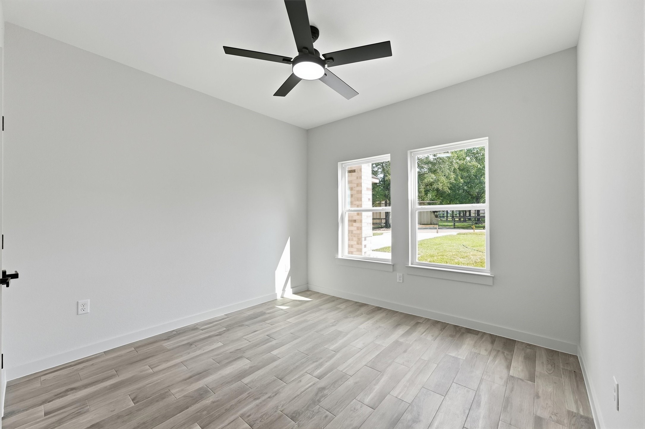 11909 Miller Circle Property Photo 14