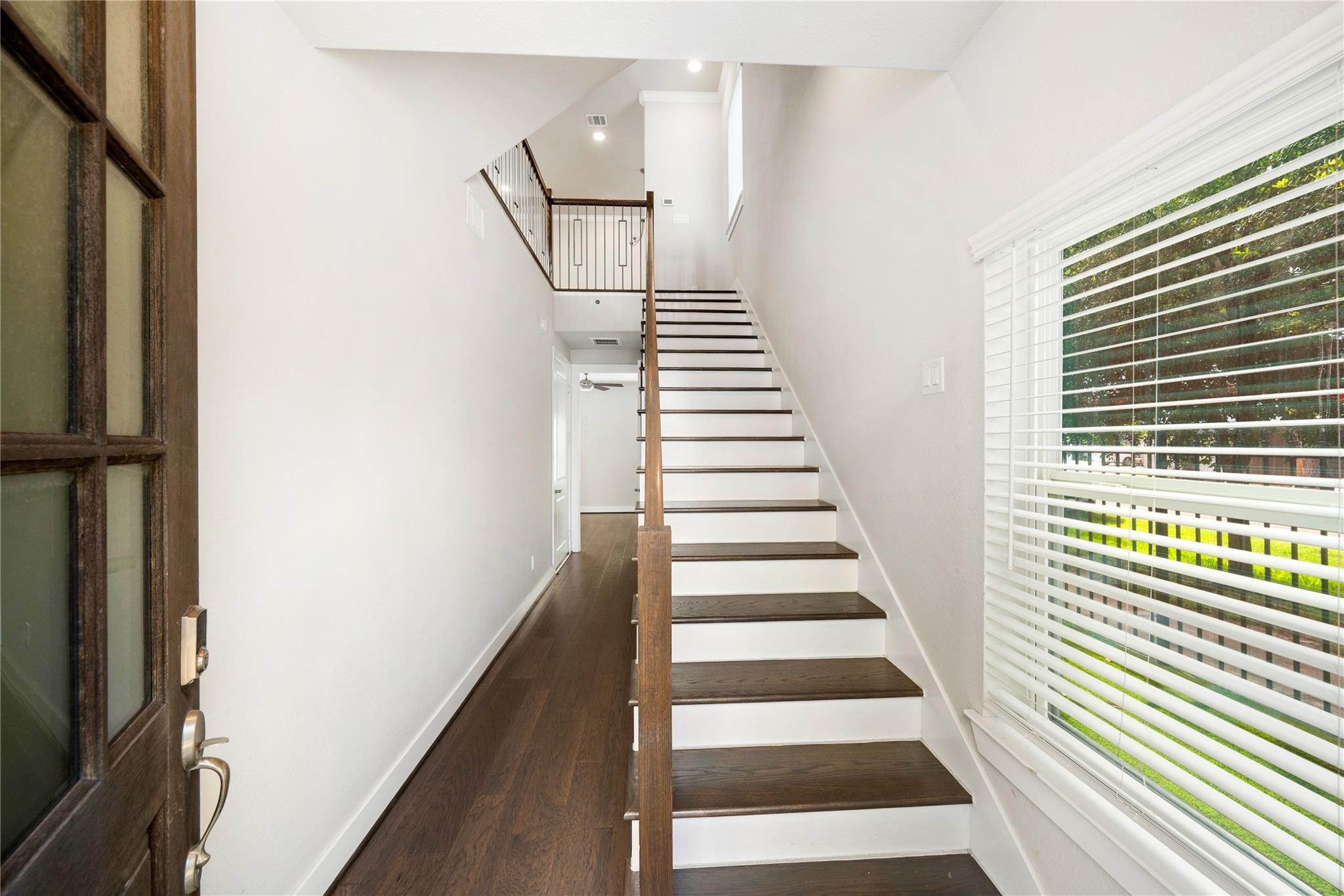 420 W 28th Street D Property Photo 3