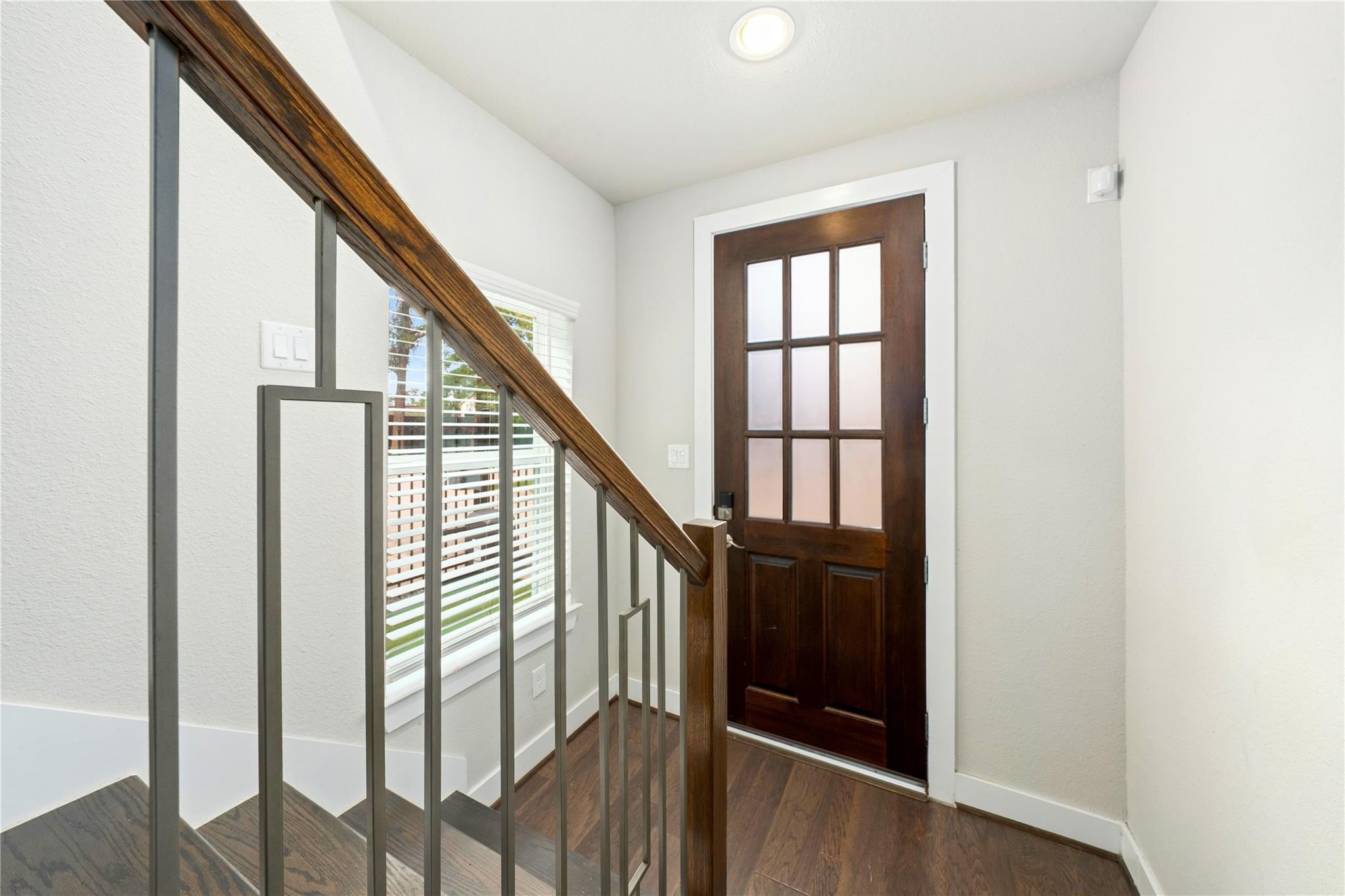 420 W 28th Street D Property Photo 4