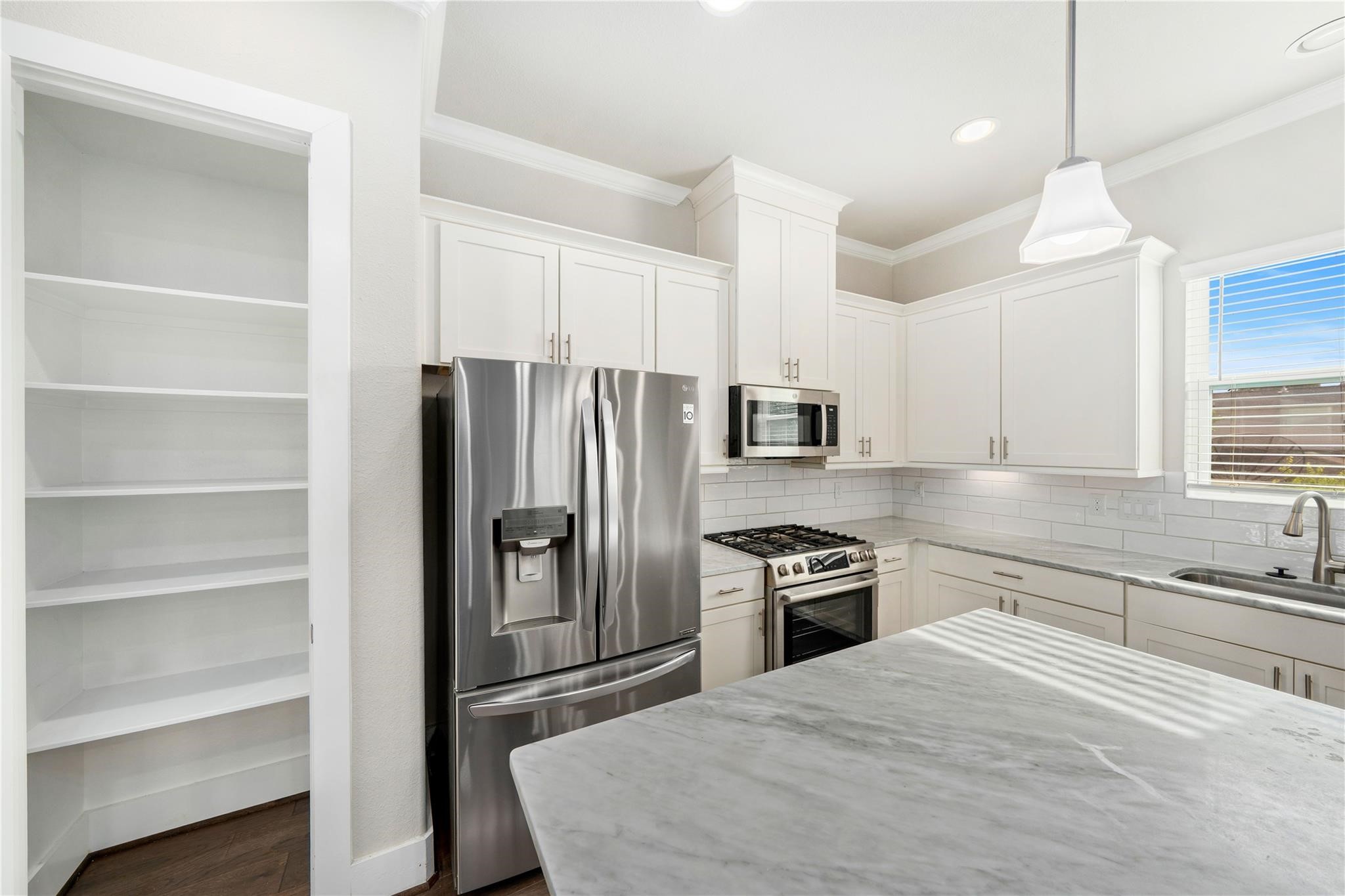 420 W 28th Street D Property Photo 11