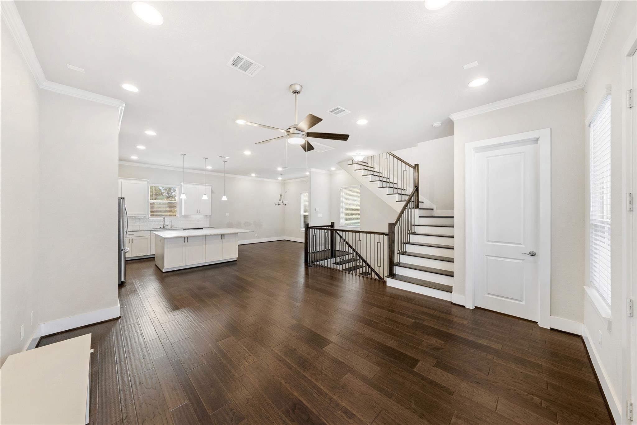 420 W 28th Street D Property Photo 14