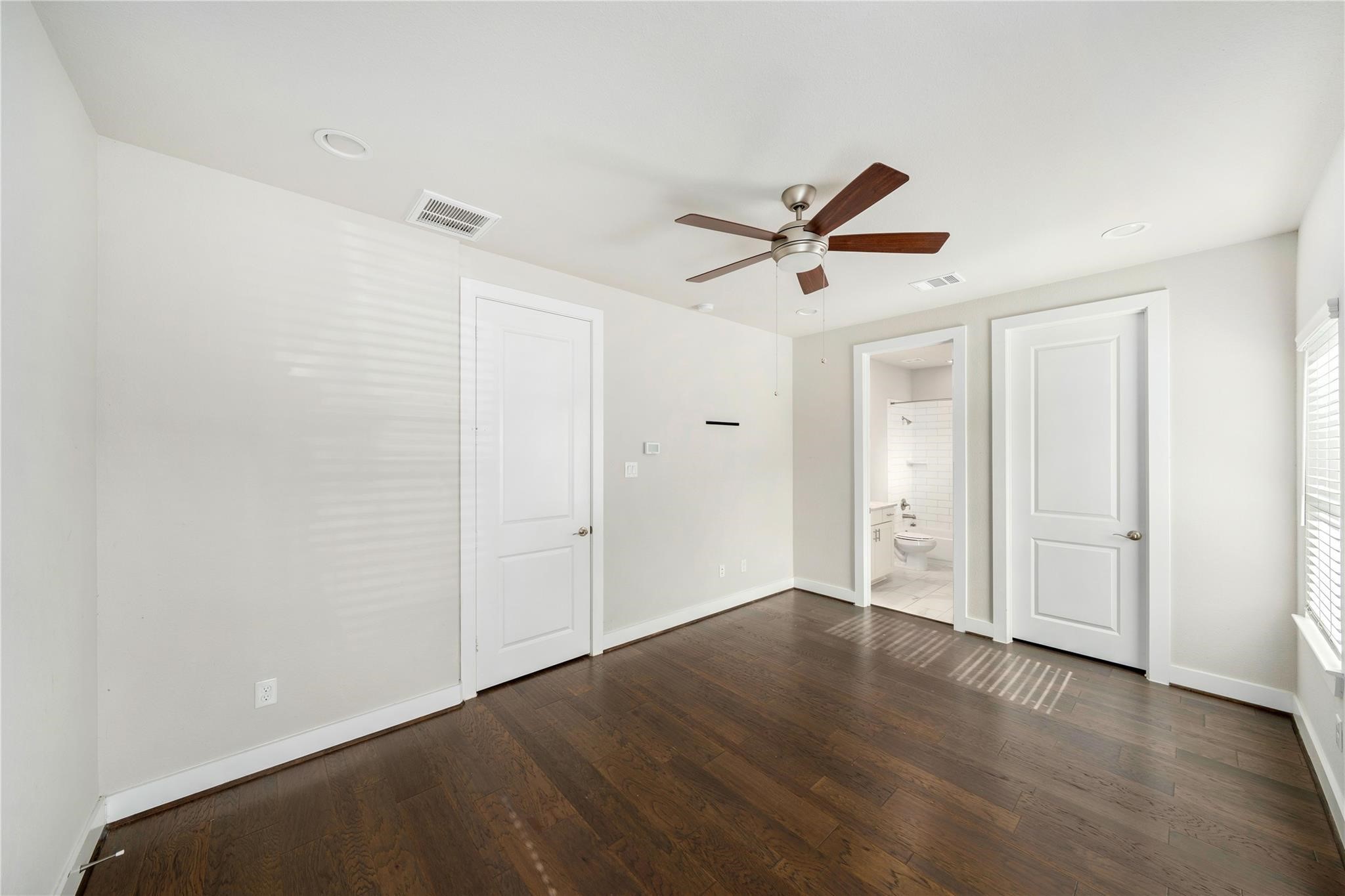 420 W 28th Street D Property Photo 28