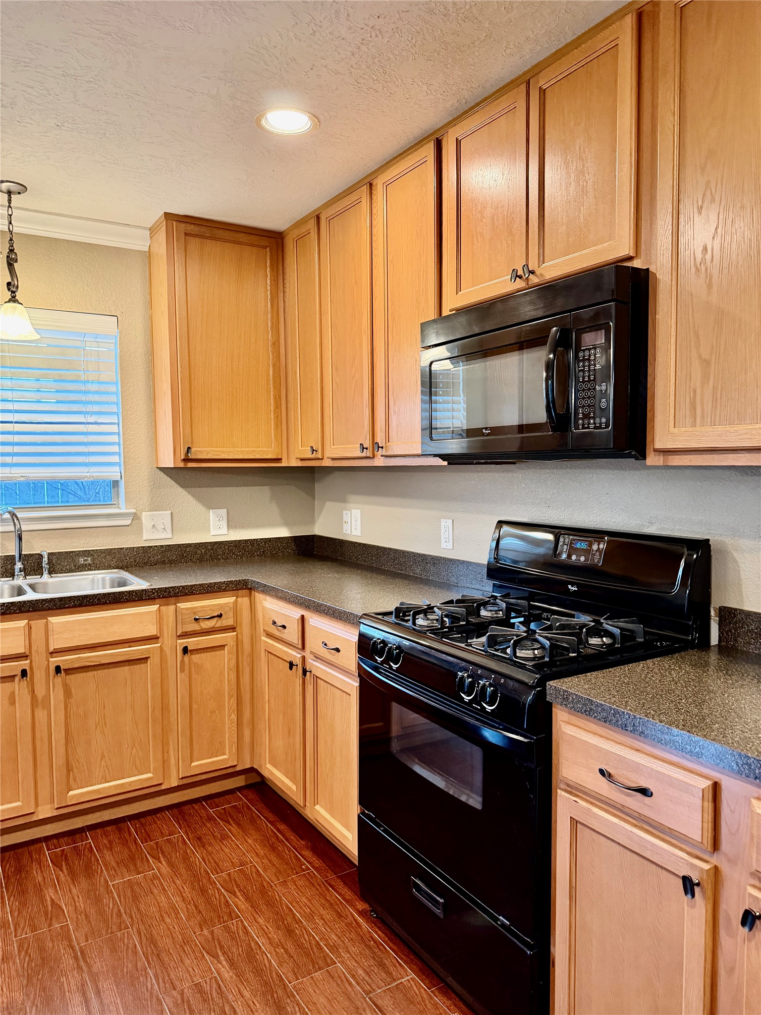 16010 Limestone Lake Drive Property Photo 10