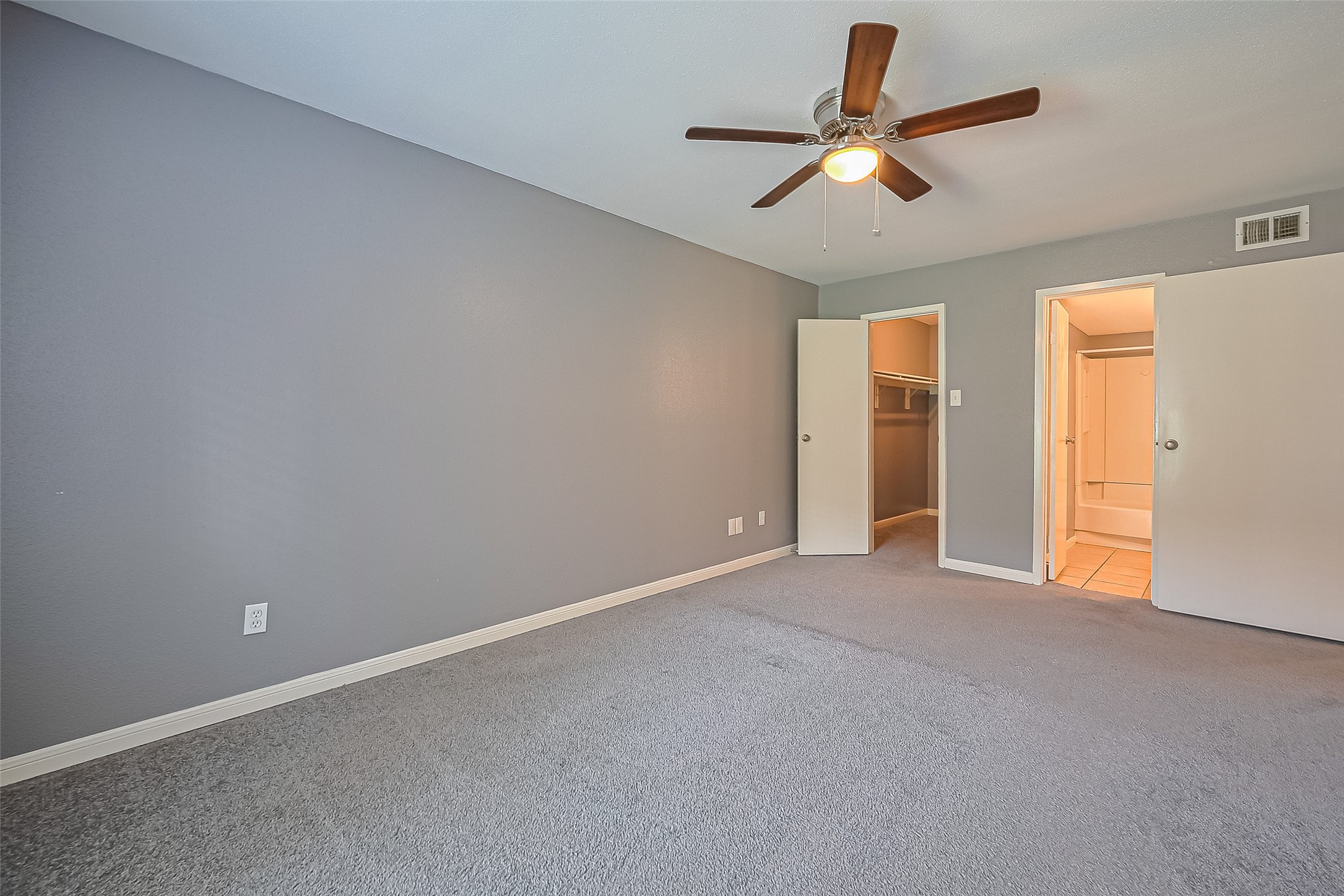 12905 Woodforest Boulevard 107 Property Photo 9