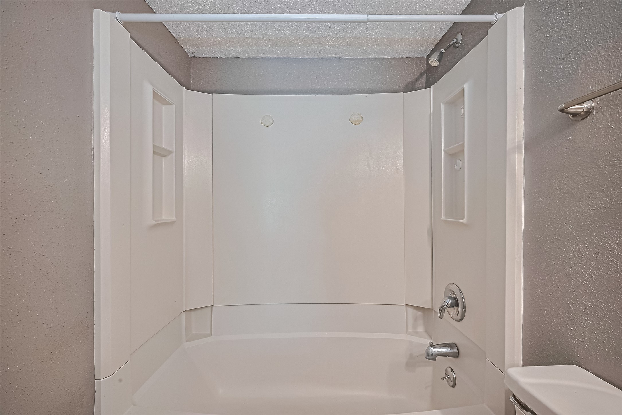 12905 Woodforest Boulevard 107 Property Photo 13