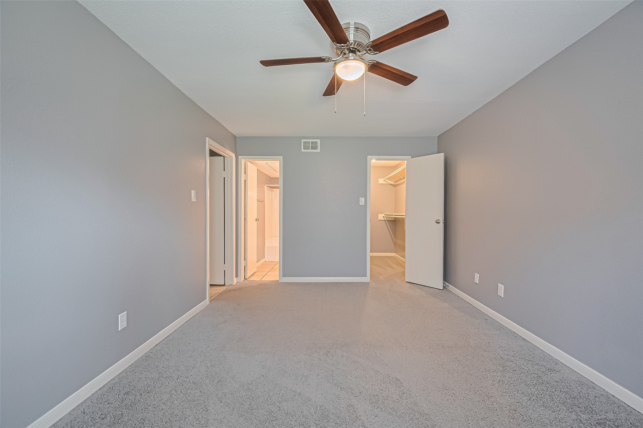 12905 Woodforest Boulevard 107 Property Photo 17