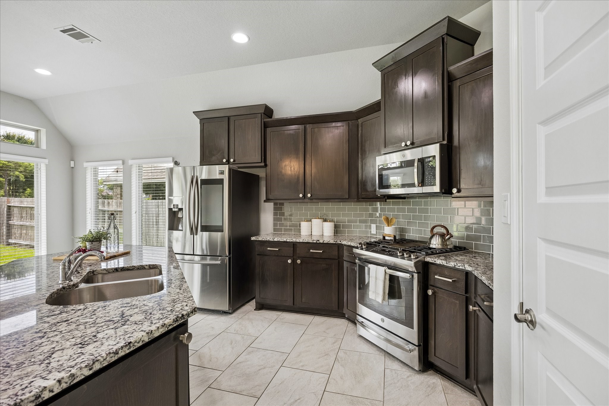 13833 Arbor Meadows Lane Property Photo 7