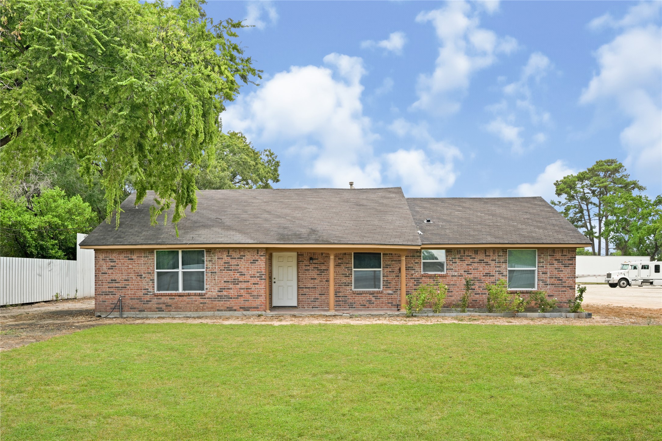 15934 Estella Lane Property Photo 7