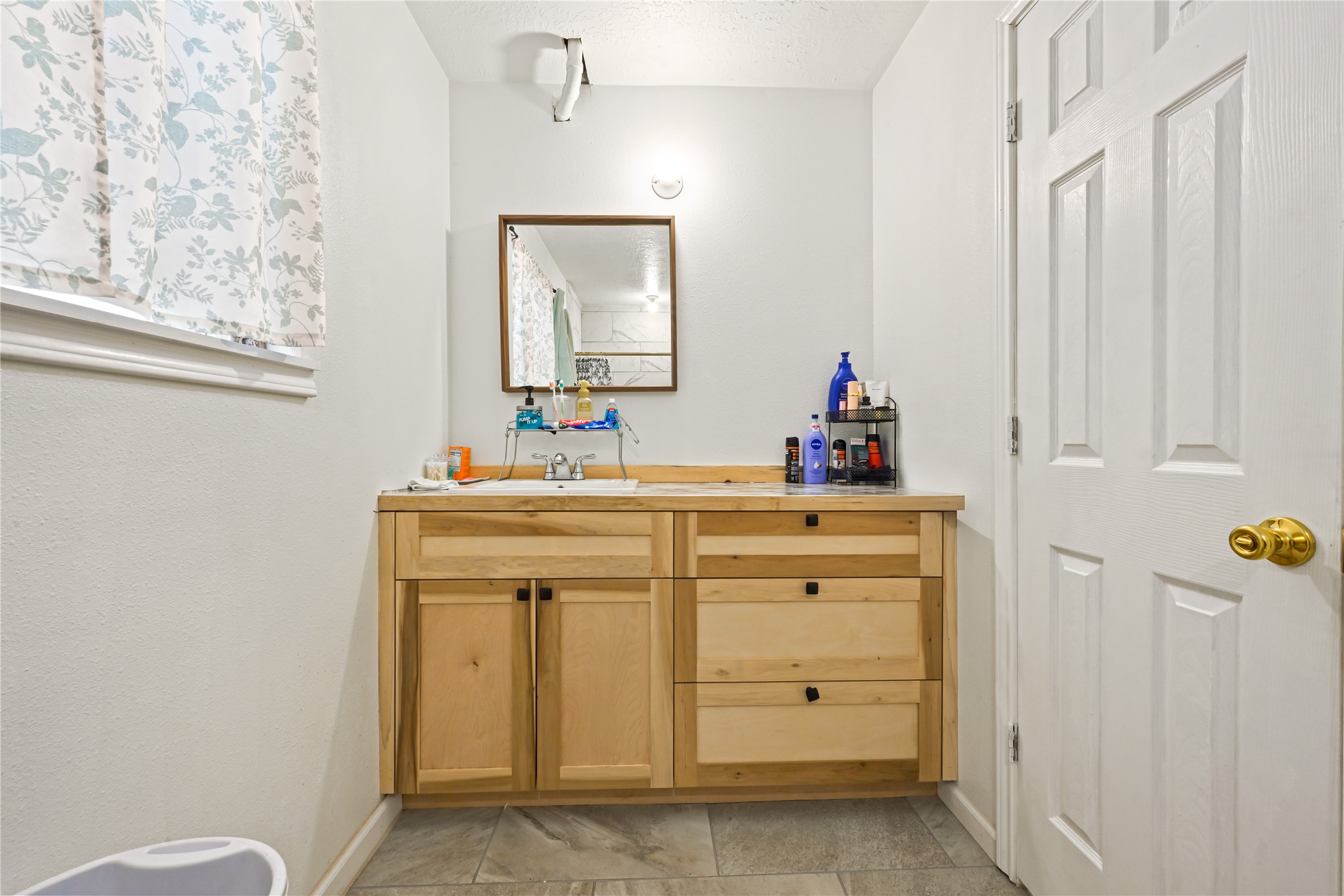 15934 Estella Lane Property Photo 15