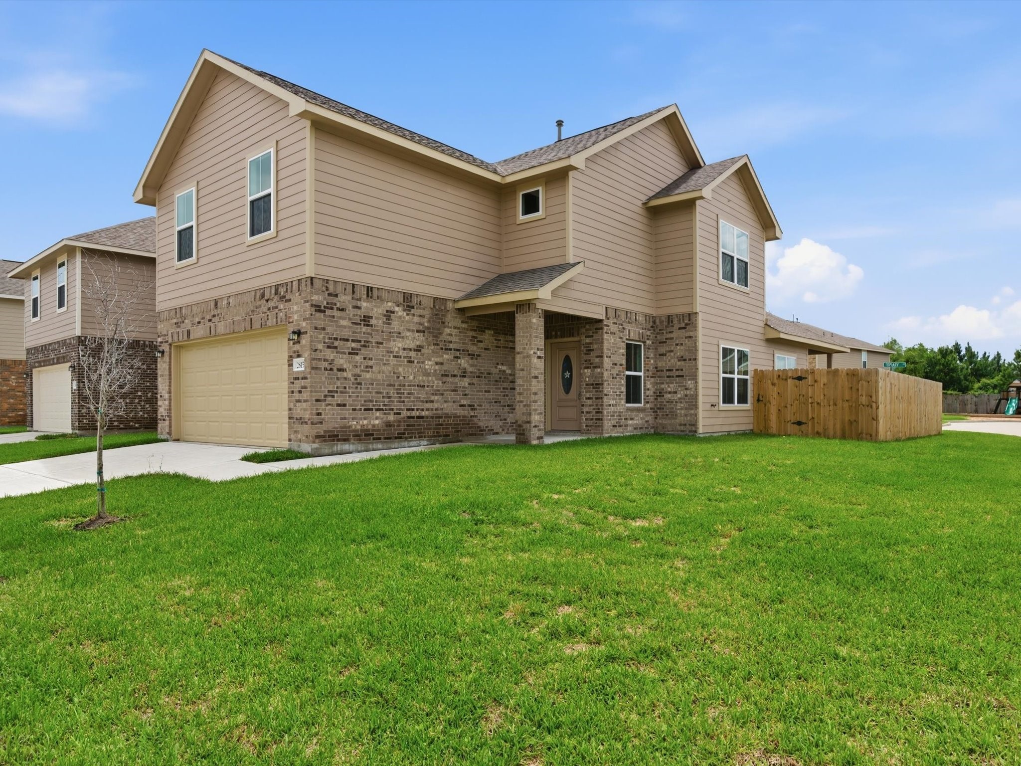 2815 Bowlin Leaf Lane Property Photo 3