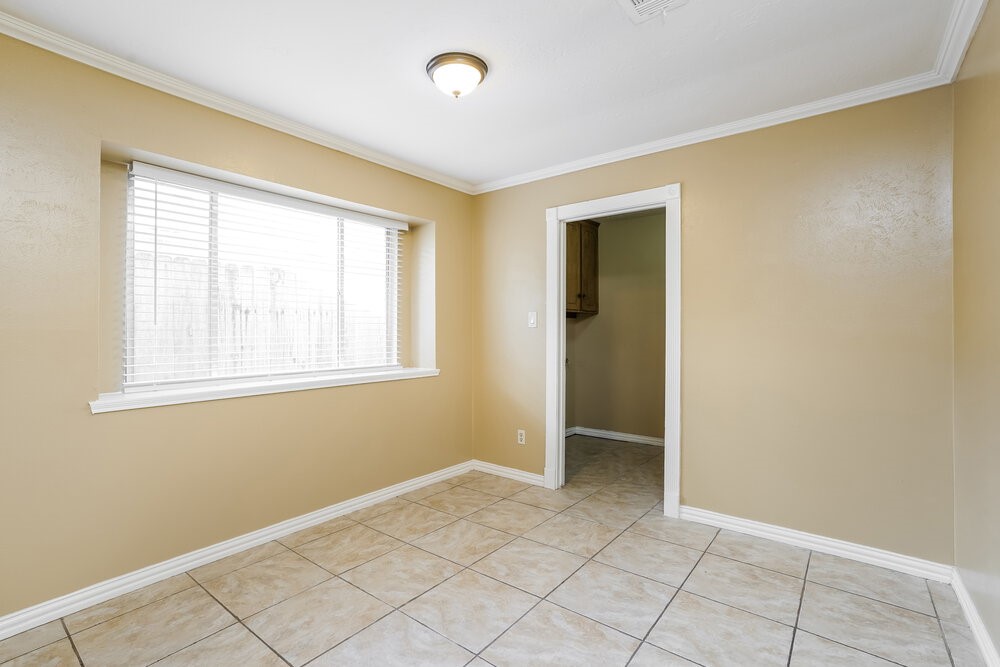 23331 Bayleaf Drive Property Photo 6