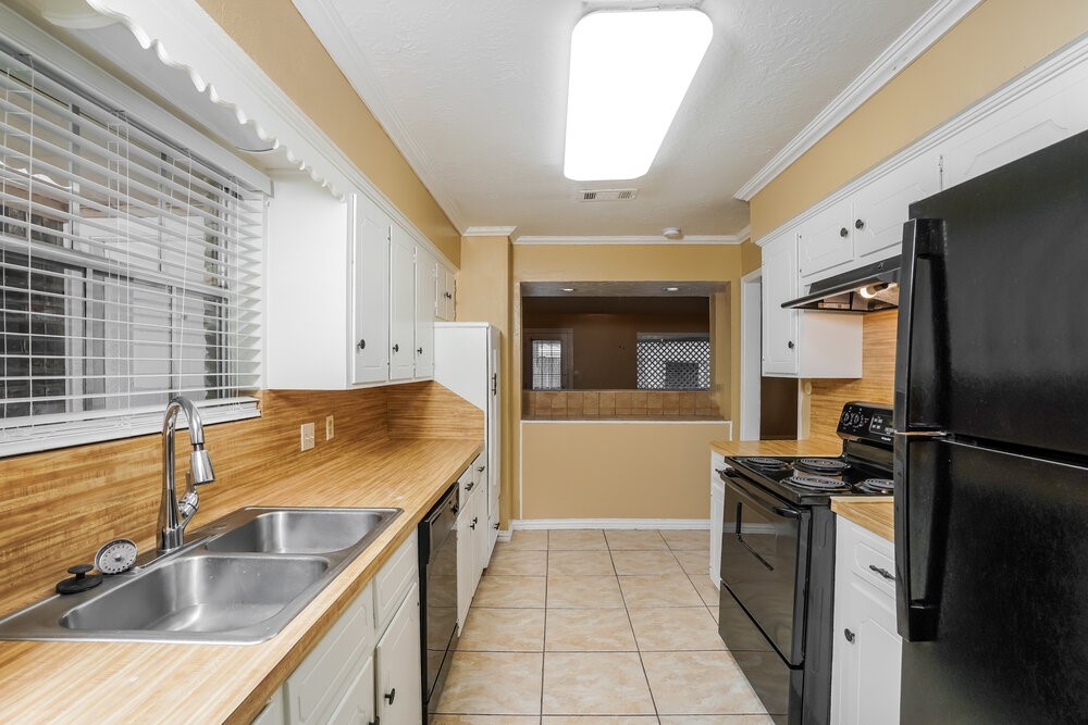 23331 Bayleaf Drive Property Photo 8