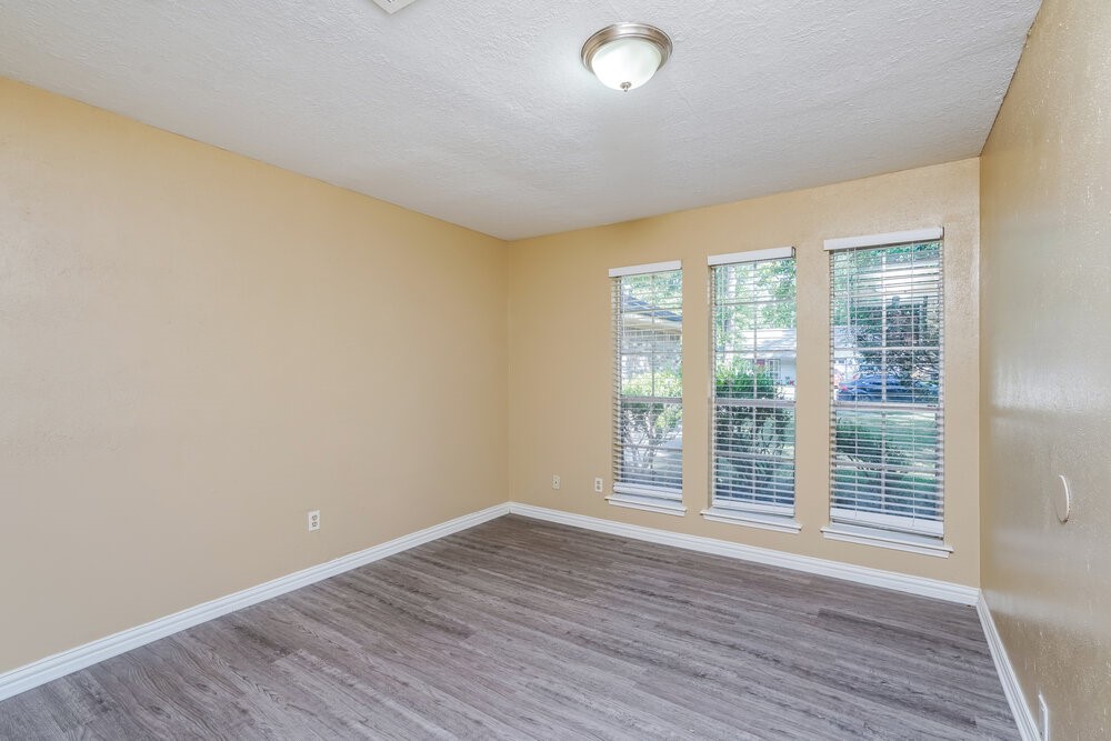 23331 Bayleaf Drive Property Photo 12