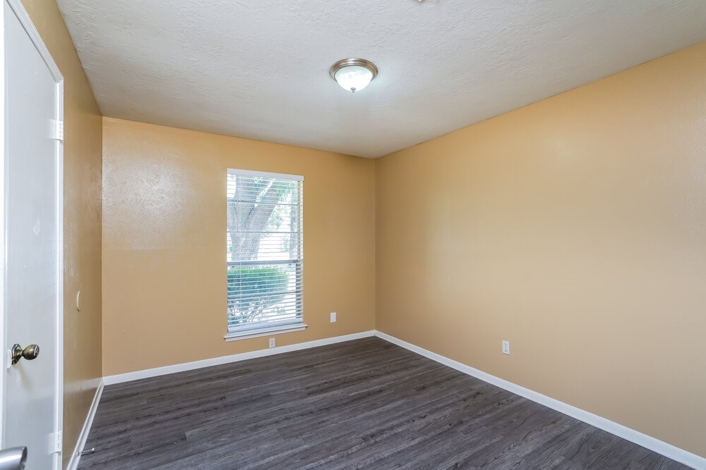 23331 Bayleaf Drive Property Photo 13
