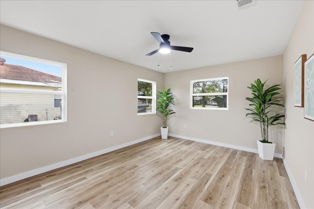 2409 Grand Boulevard Property Photo 19