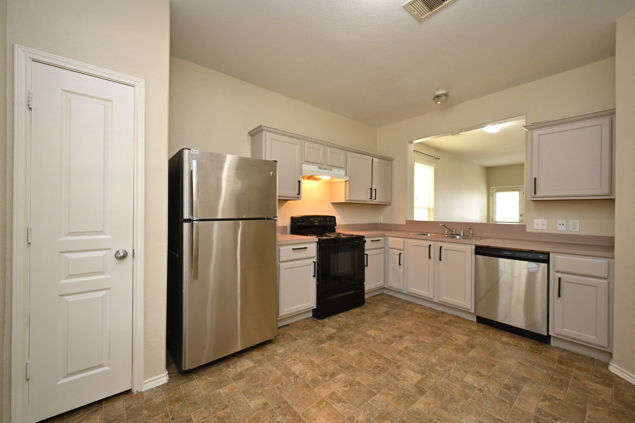16806 Mammoth Springs Drive Property Photo 3