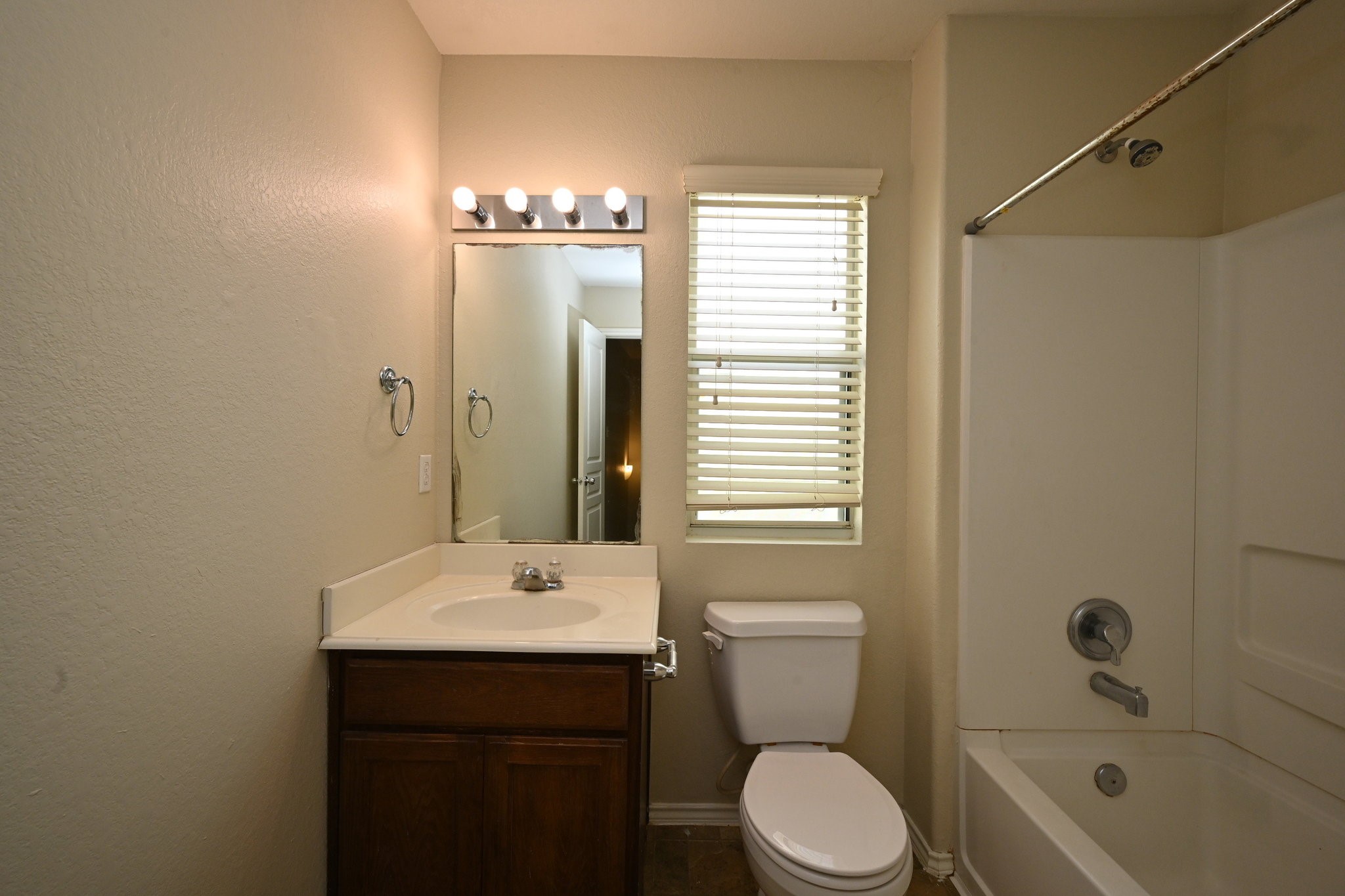 16806 Mammoth Springs Drive Property Photo 10