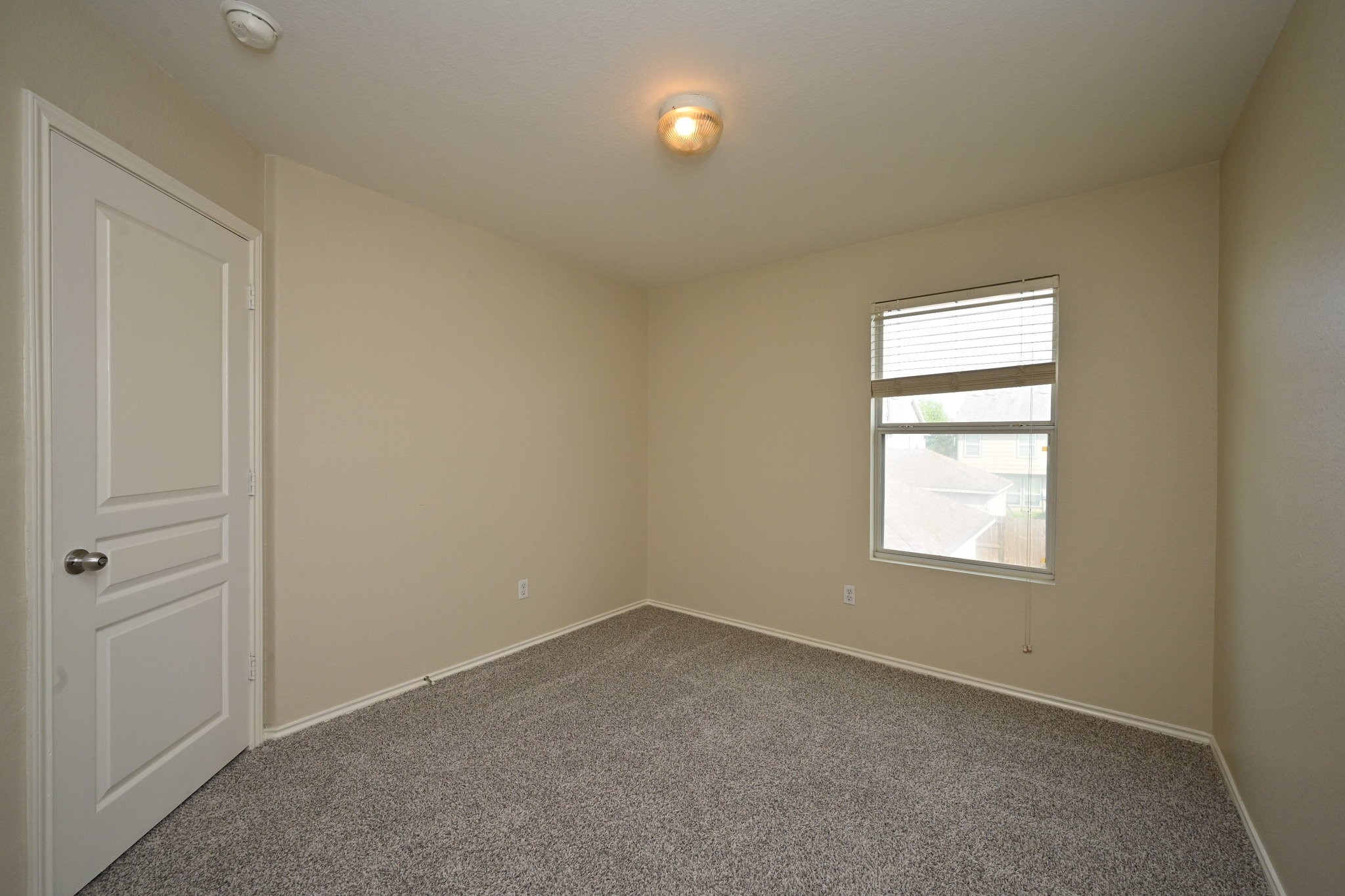 16806 Mammoth Springs Drive Property Photo 14