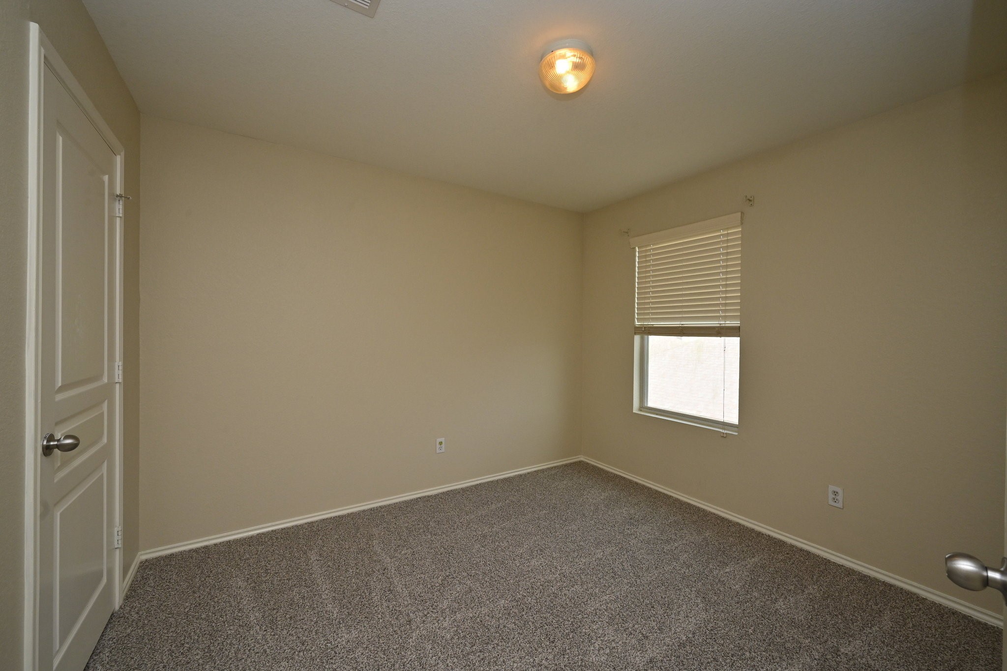 16806 Mammoth Springs Drive Property Photo 15