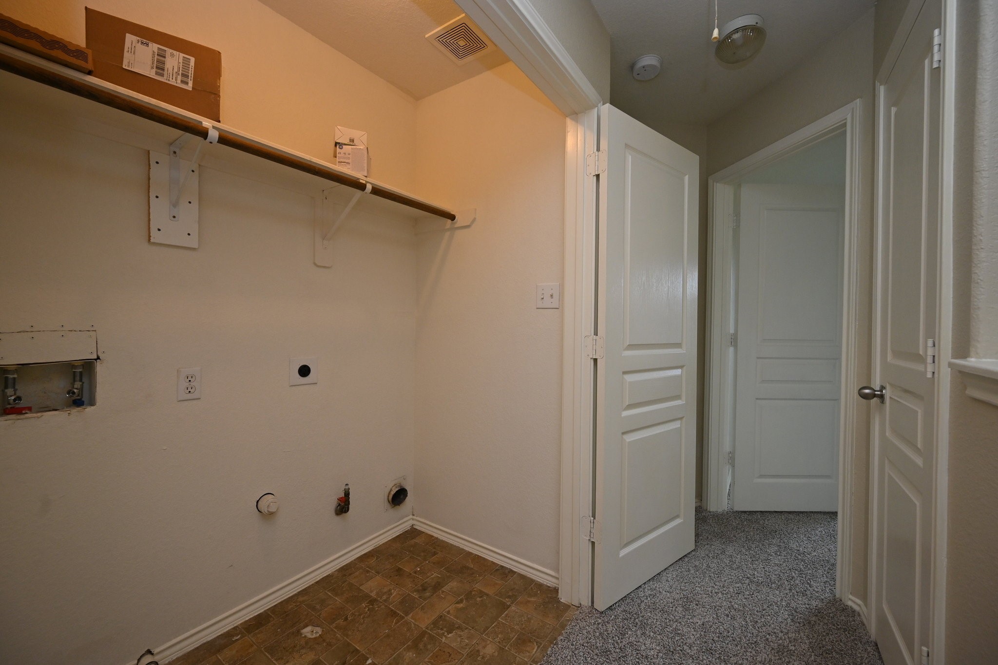16806 Mammoth Springs Drive Property Photo 16