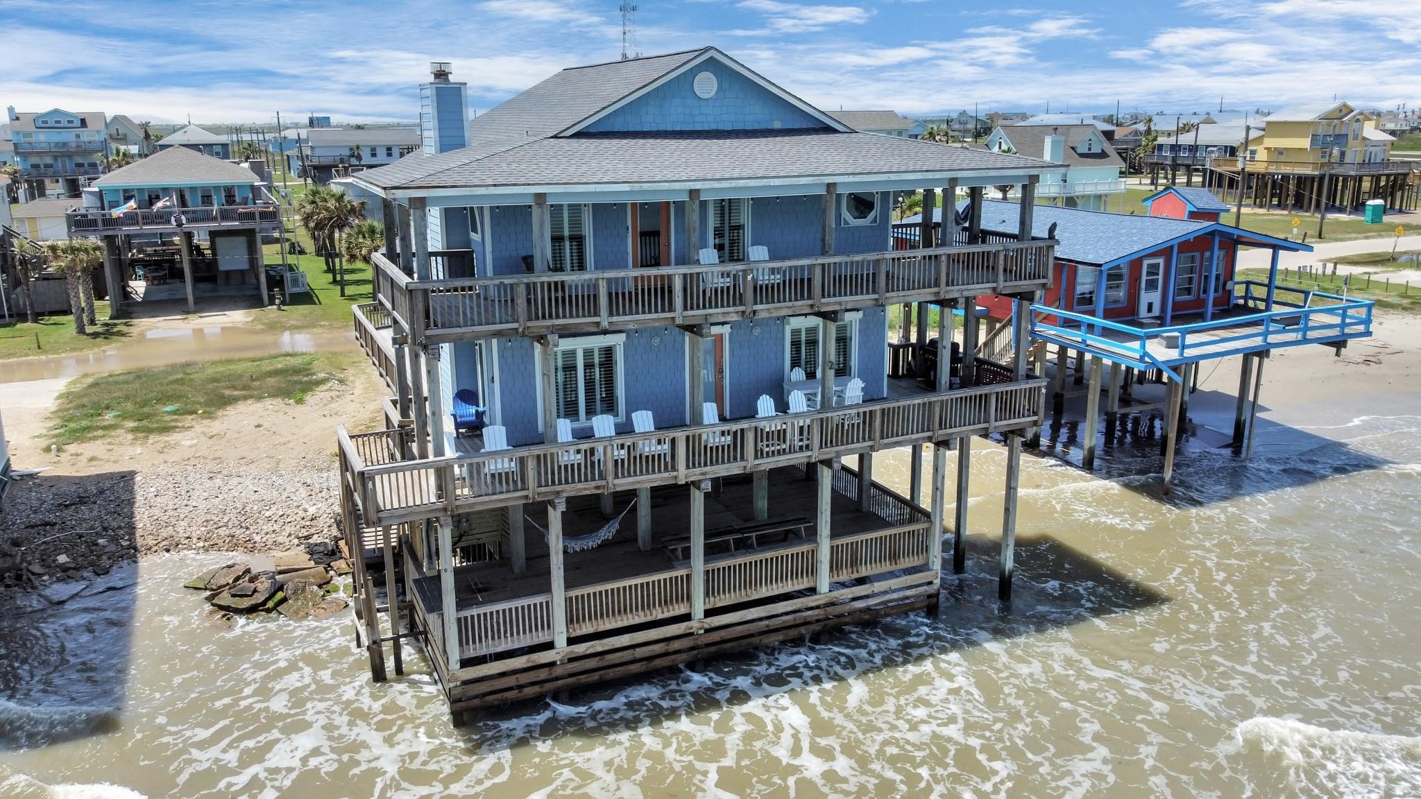 13134 Gulf Beach Drive Property Photo 2