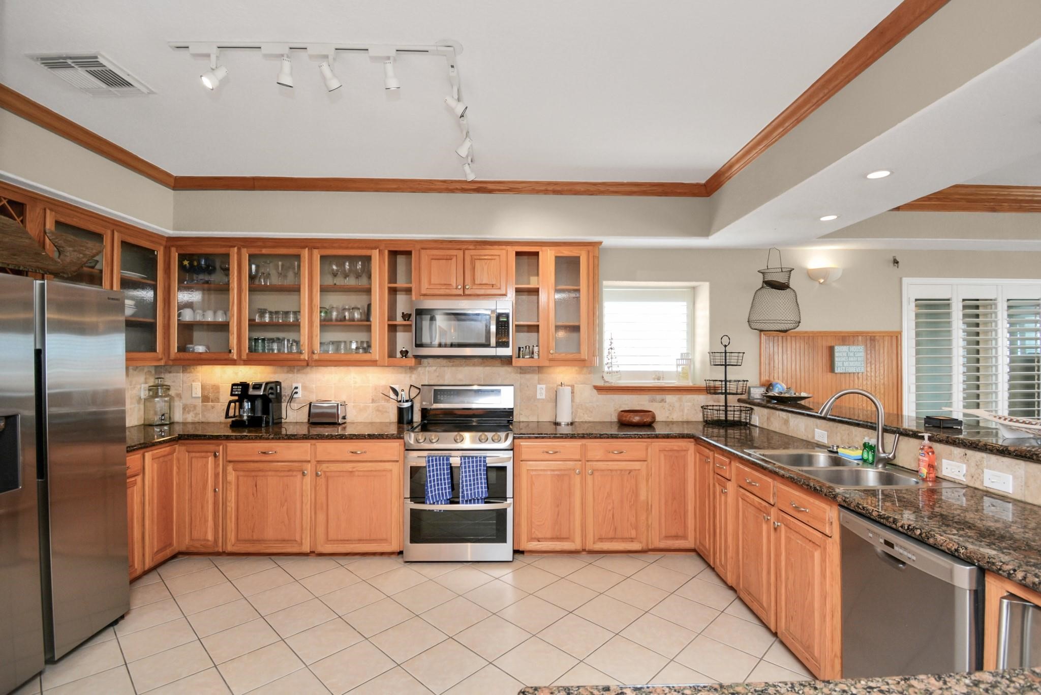 13134 Gulf Beach Drive Property Photo 4