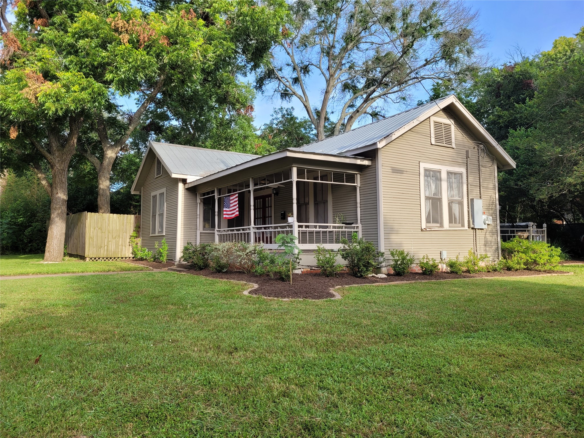 105 E Germania Street Property Photo 1