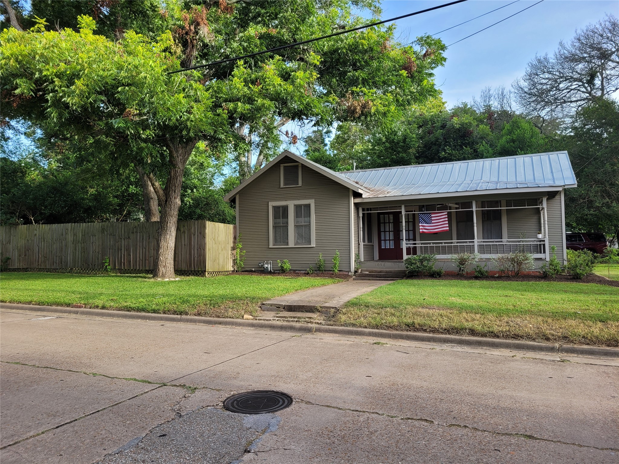 105 E Germania Street Property Photo 2