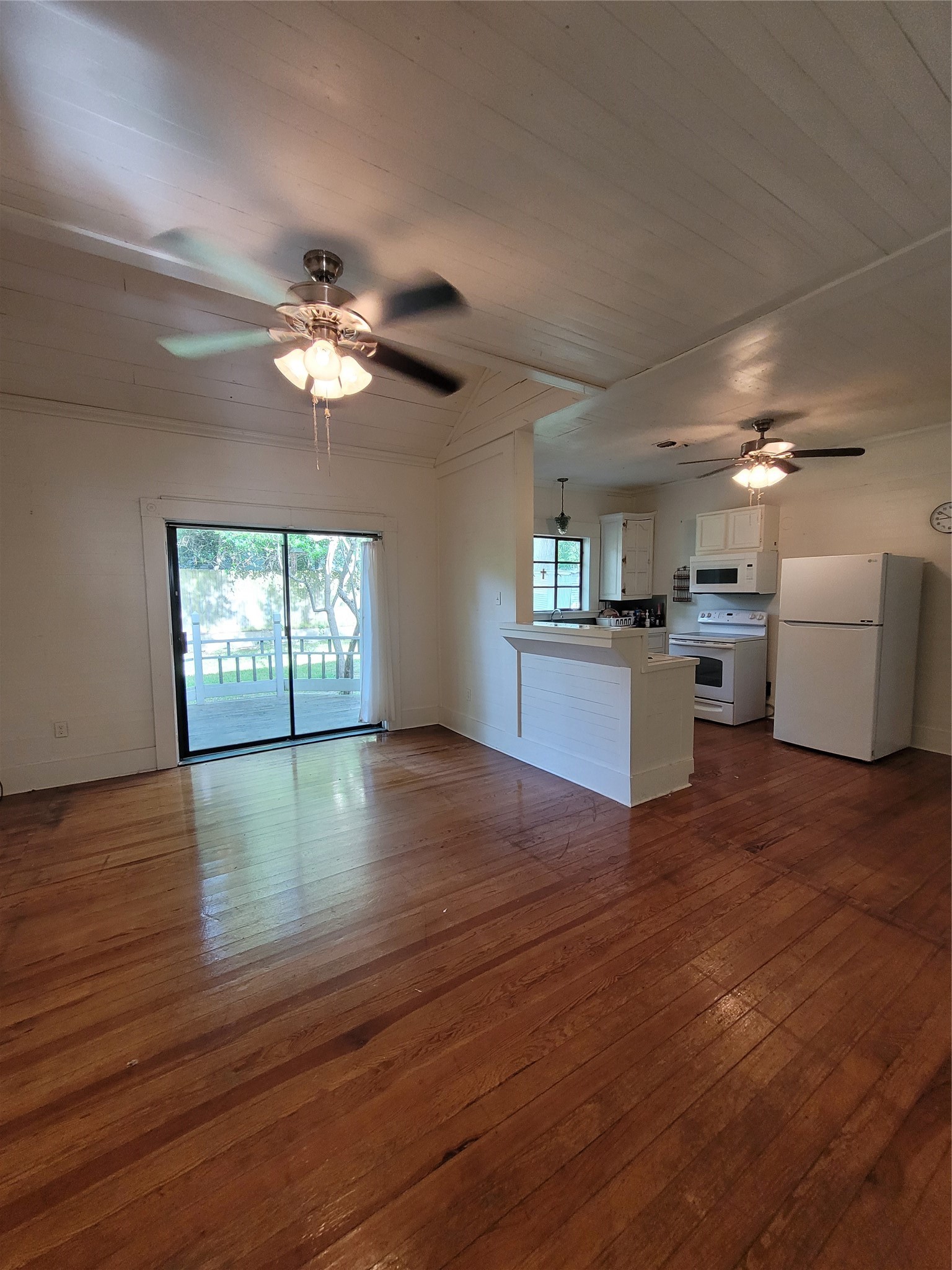 105 E Germania Street Property Photo 4
