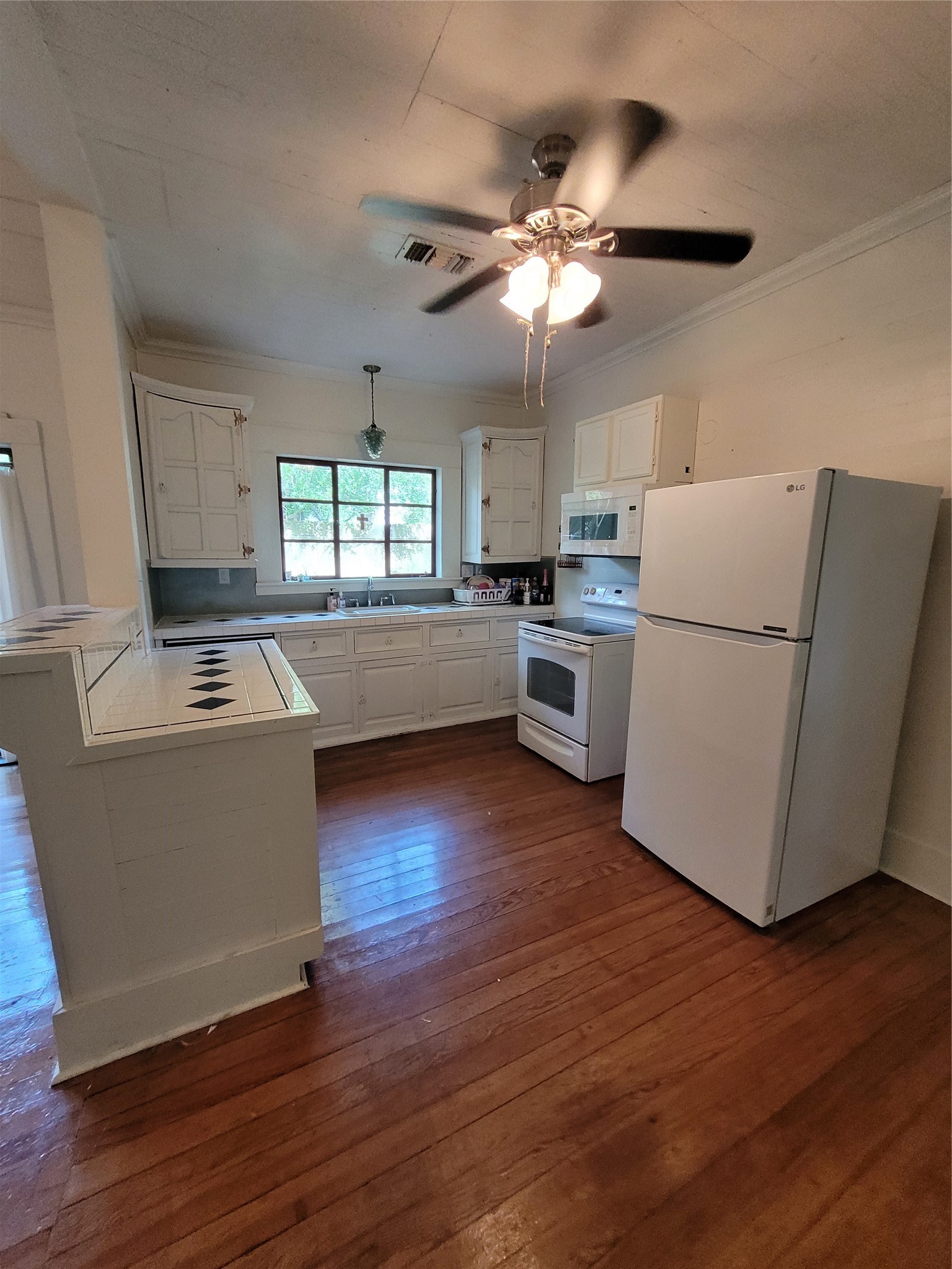 105 E Germania Street Property Photo 5