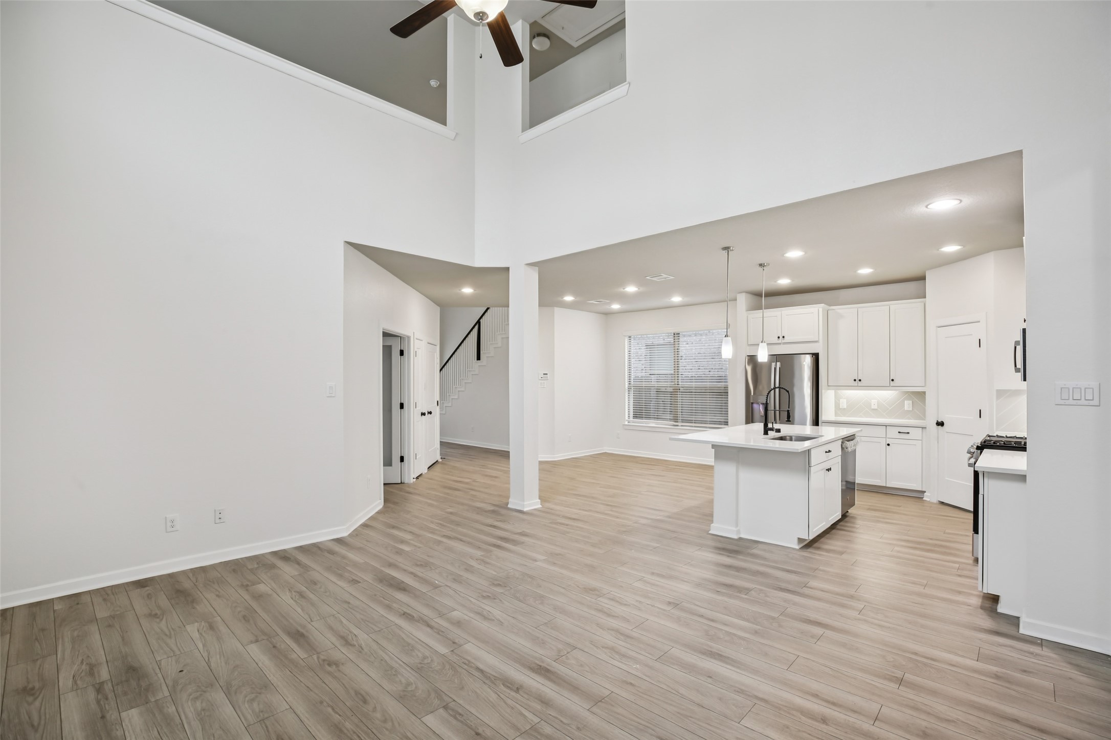 6015 Bridle Gate Trail Property Photo 4