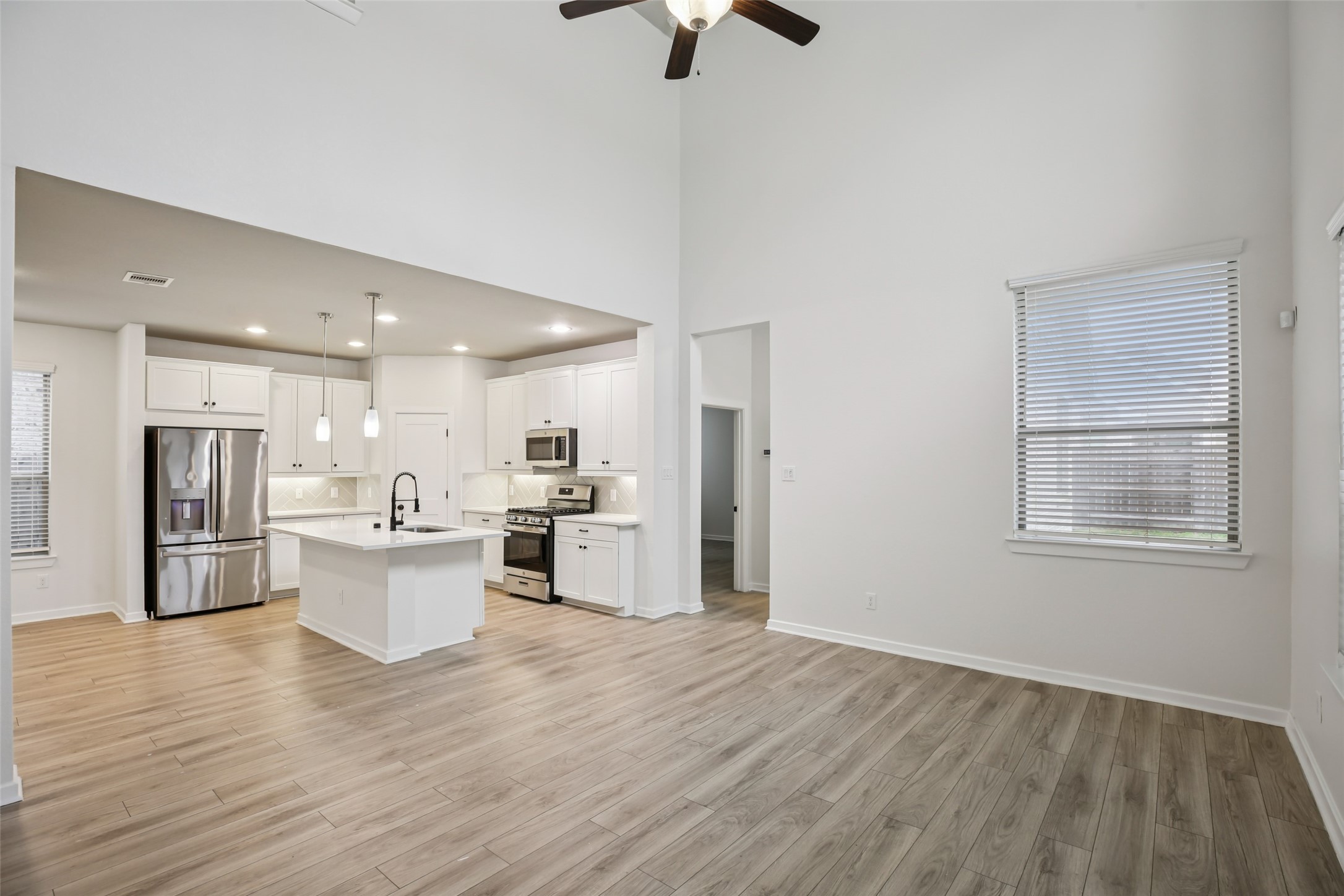 6015 Bridle Gate Trail Property Photo 8