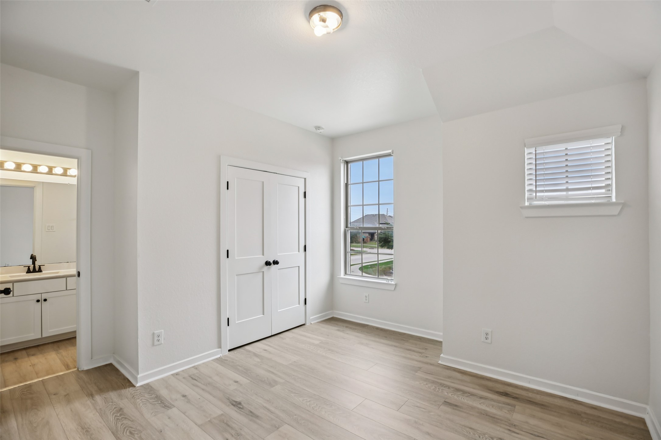 6015 Bridle Gate Trail Property Photo 27