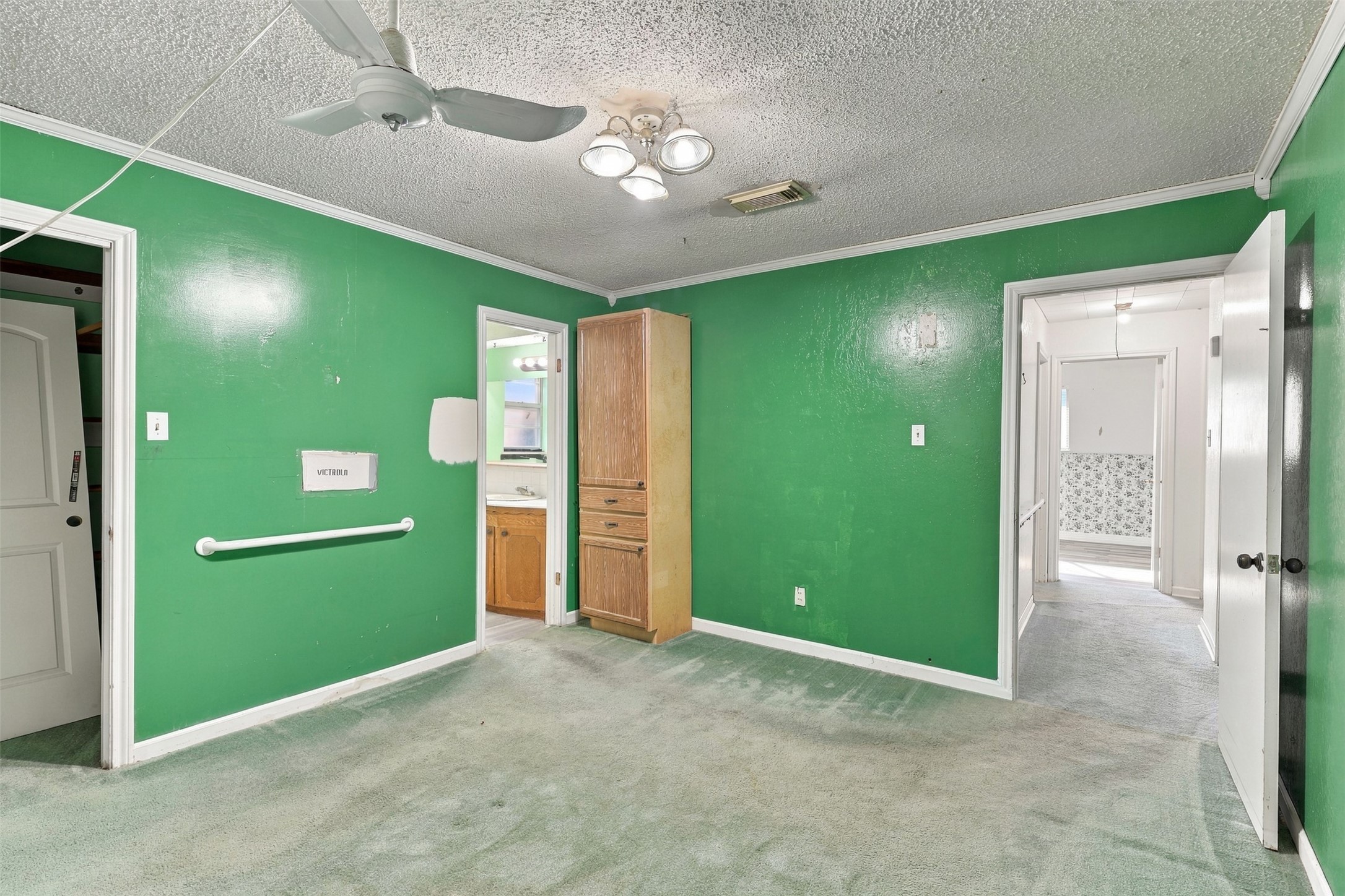 1906 Kings Lane Property Photo 15