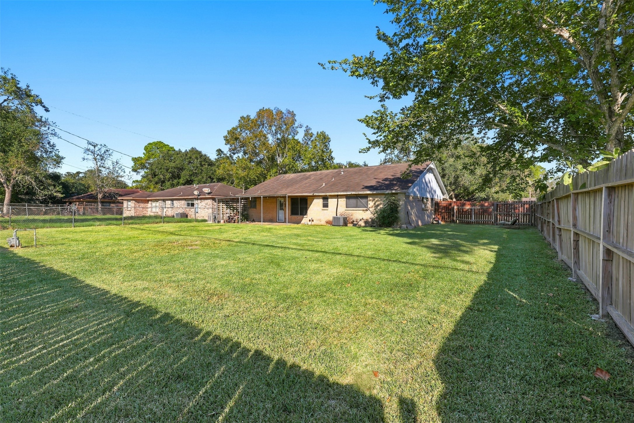 1906 Kings Lane Property Photo 19