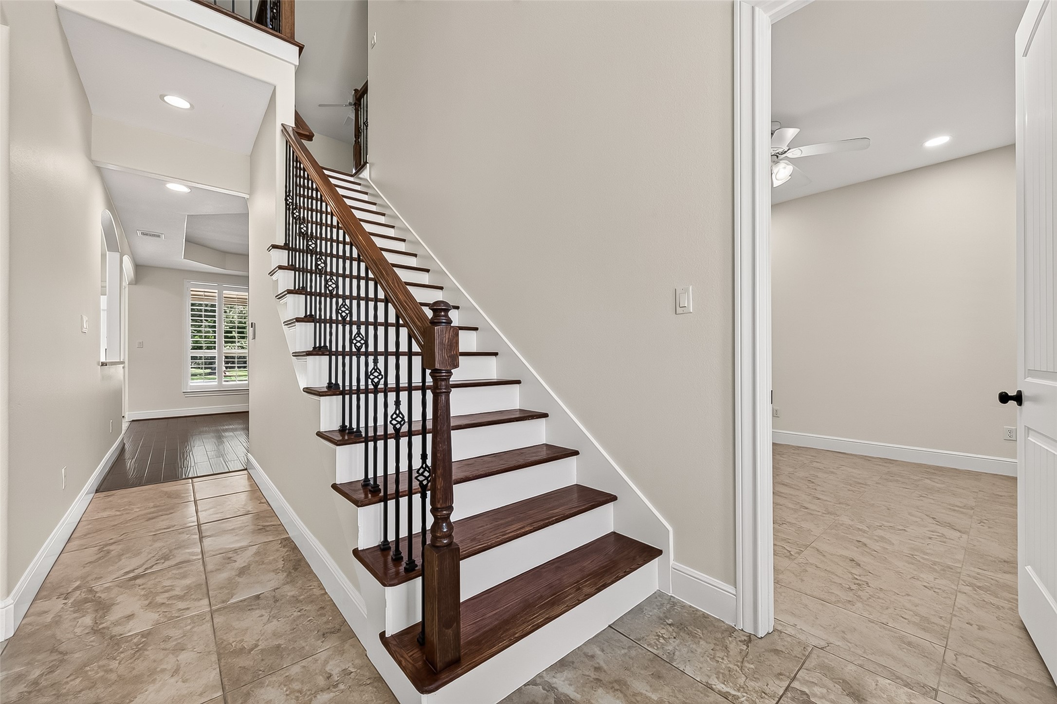 22040 Robins Road Property Photo 5