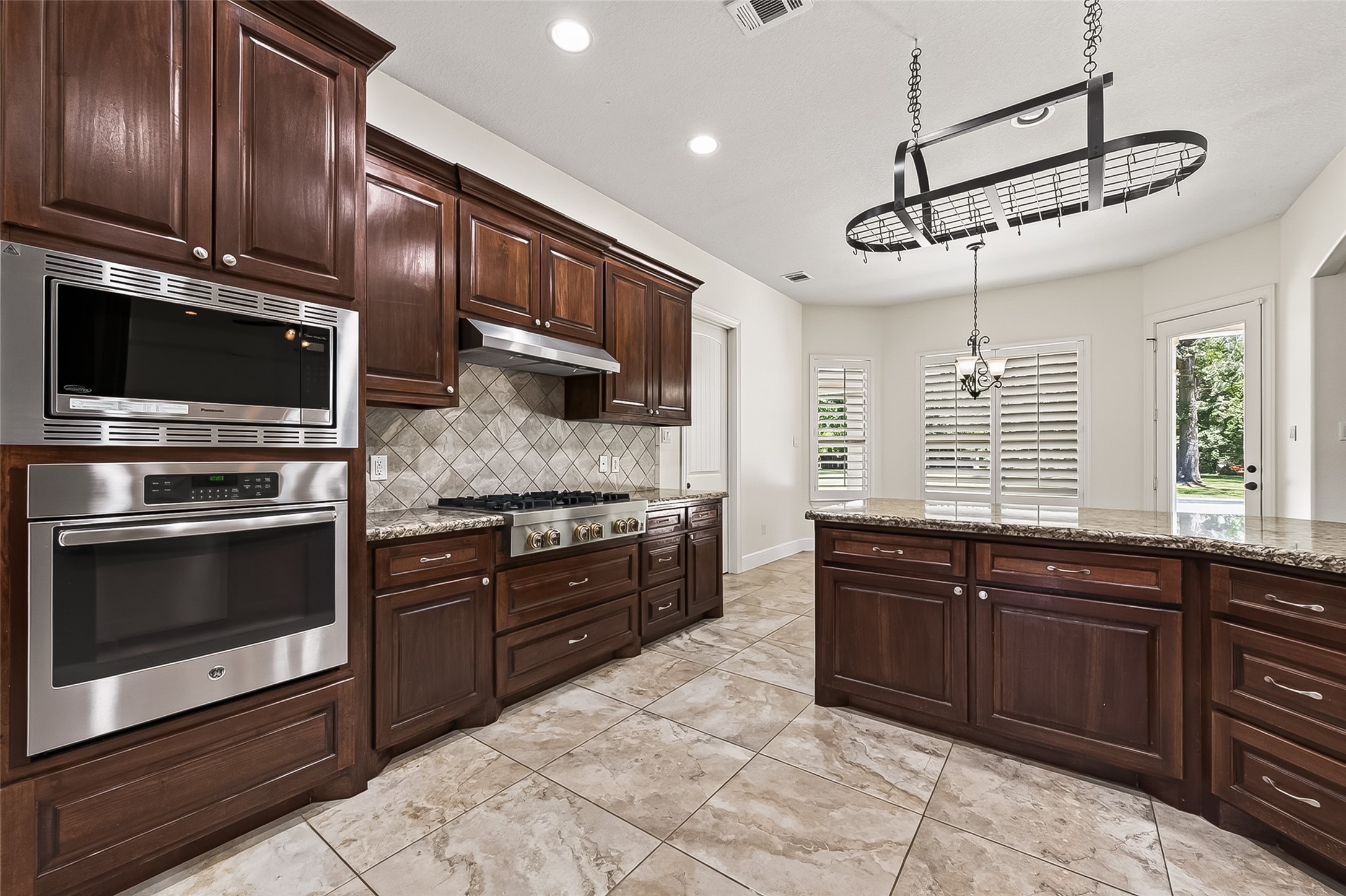 22040 Robins Road Property Photo 13