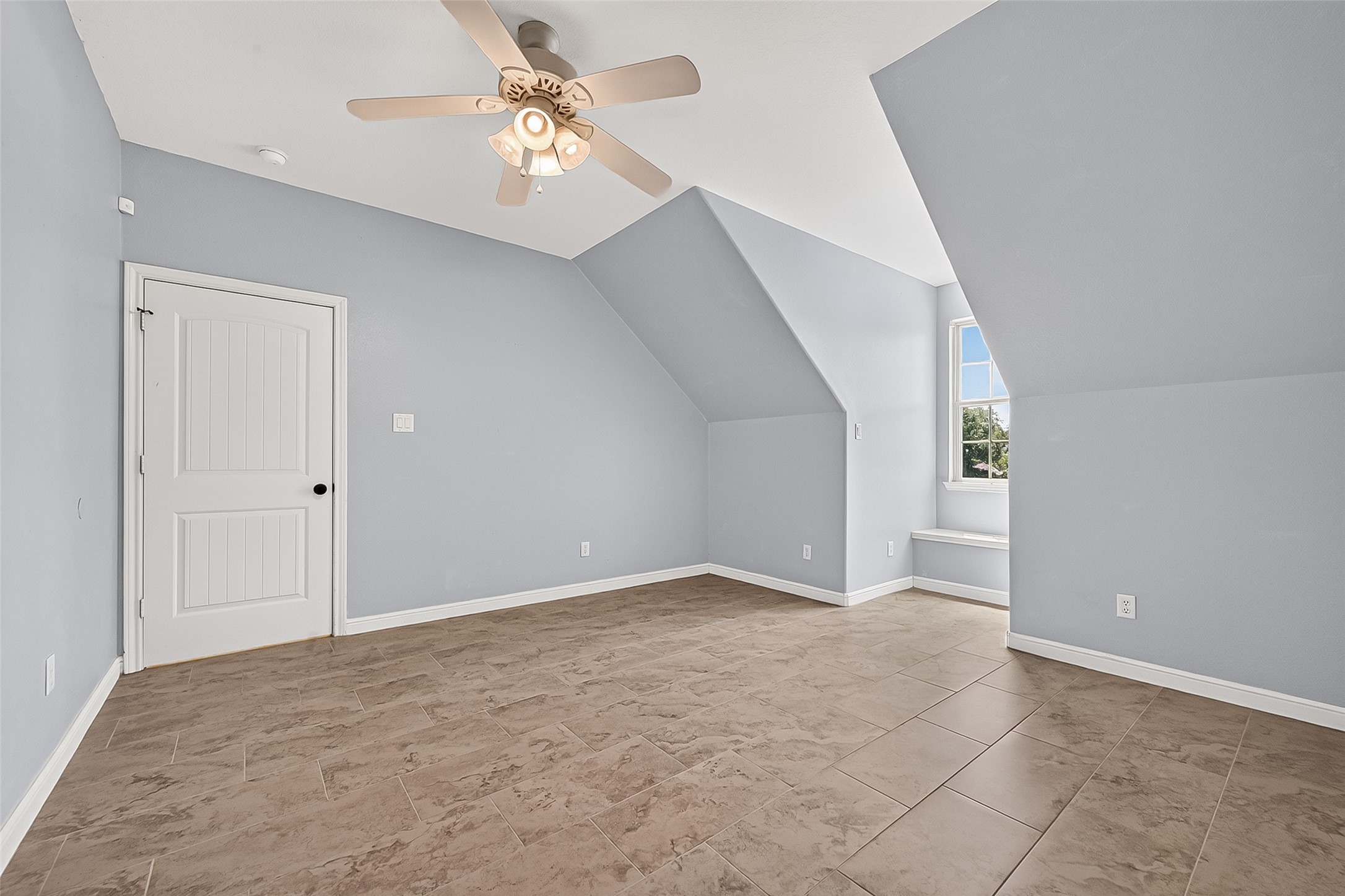 22040 Robins Road Property Photo 25