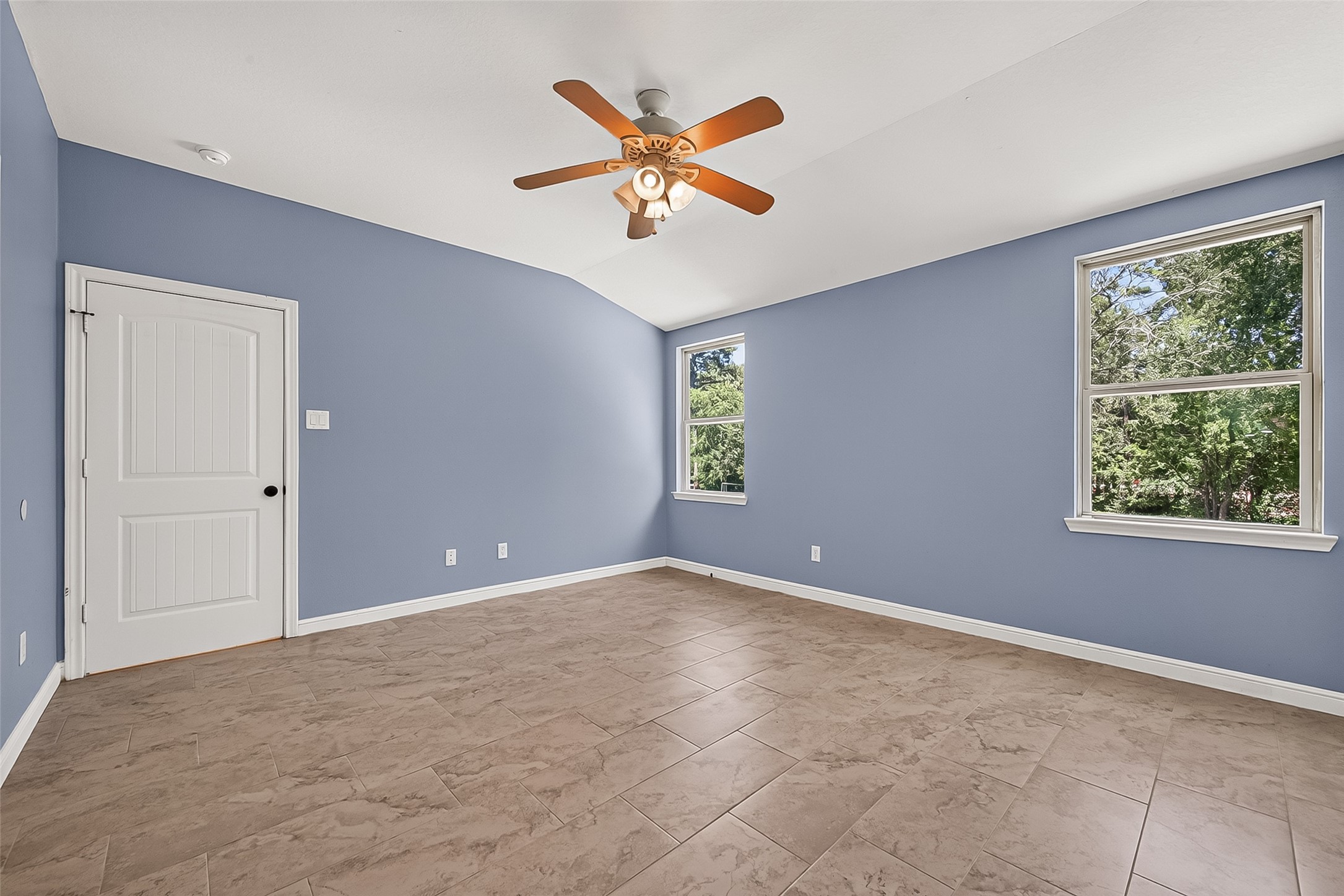 22040 Robins Road Property Photo 28