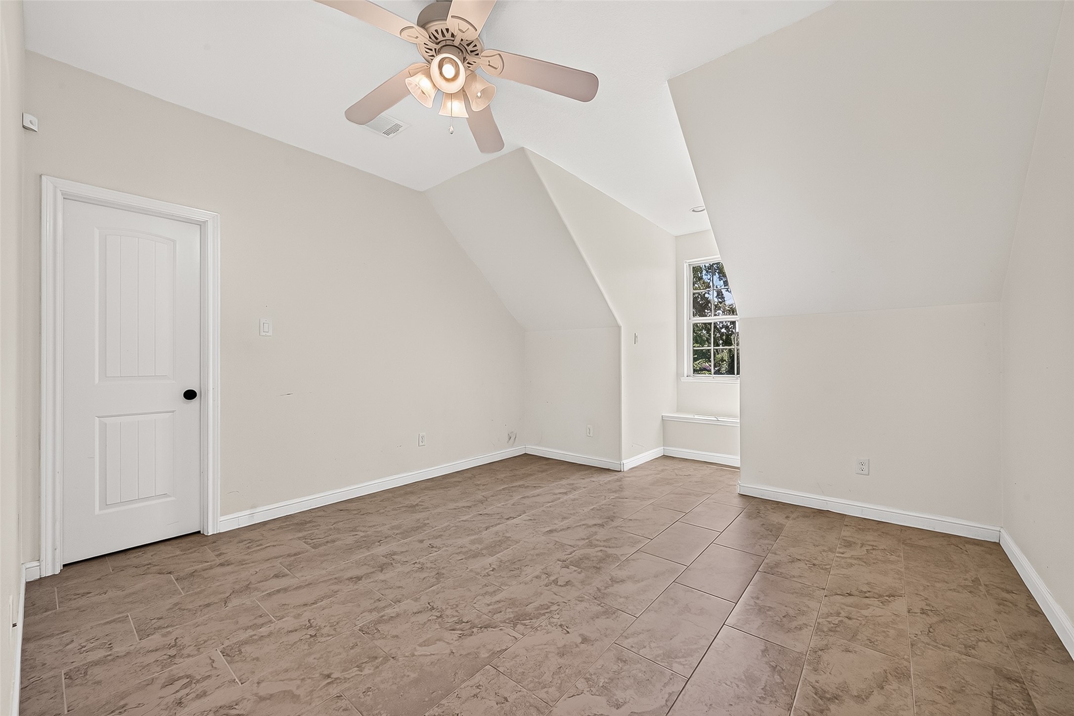 22040 Robins Road Property Photo 30