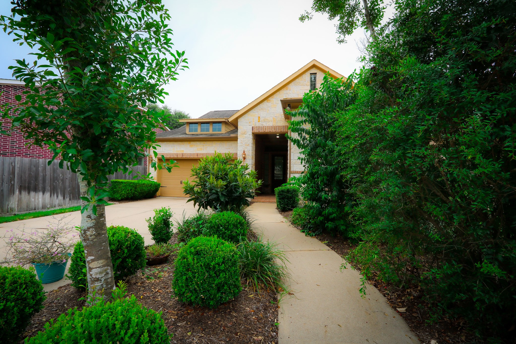 6514 Monrovia Lane Property Photo 1