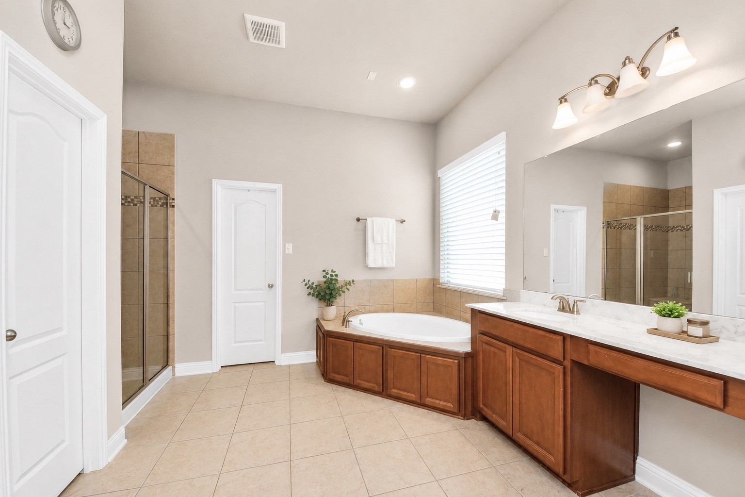 8407 Terrace Valley Circle Property Photo 16