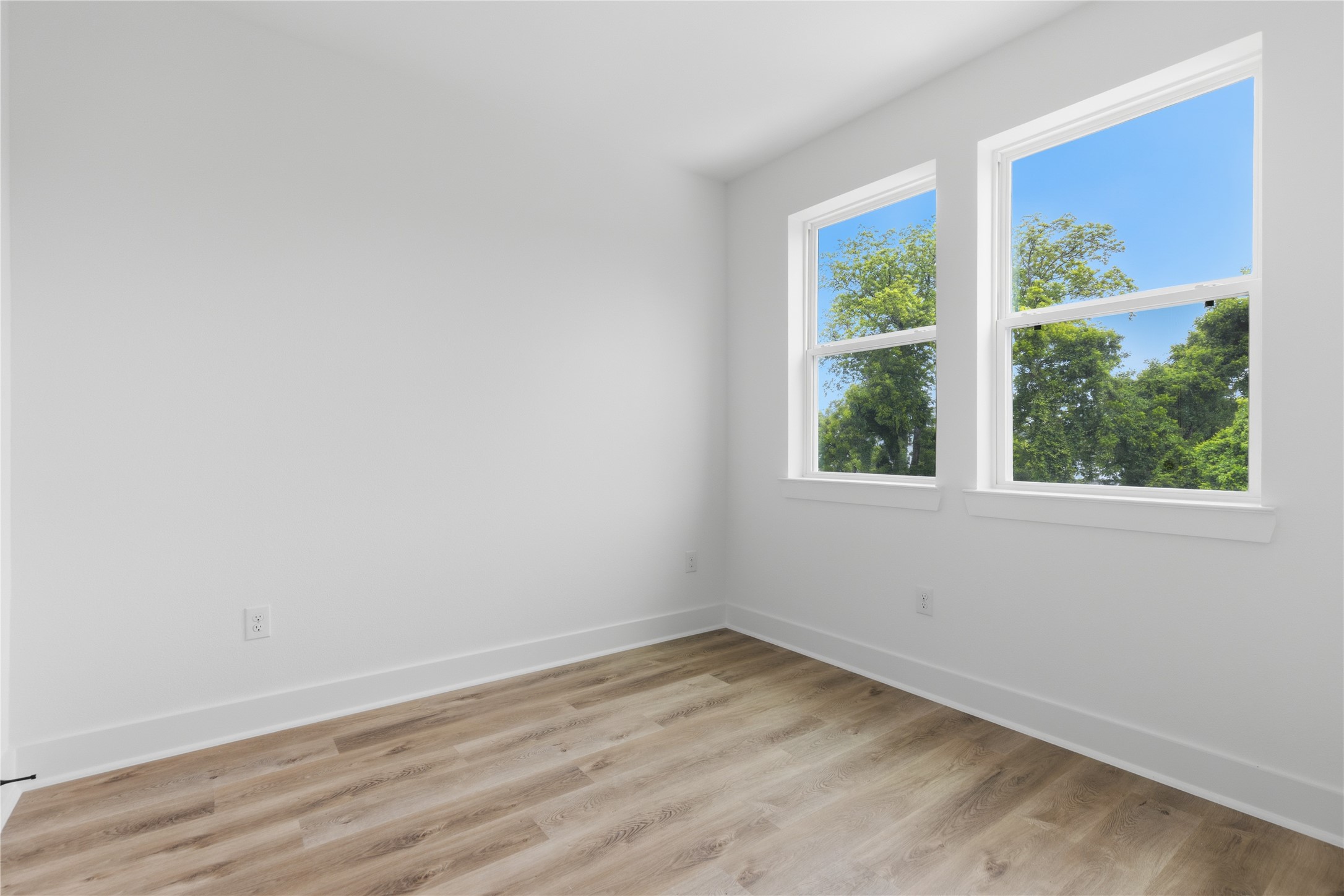 812 Elkhart Street C Property Photo 23