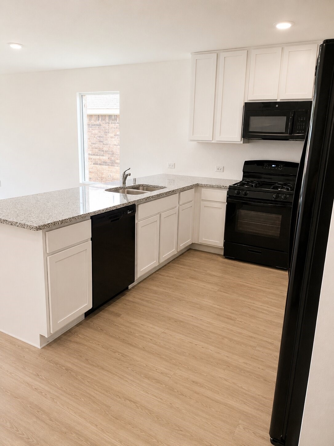 1901 Lotus Street Property Photo 3