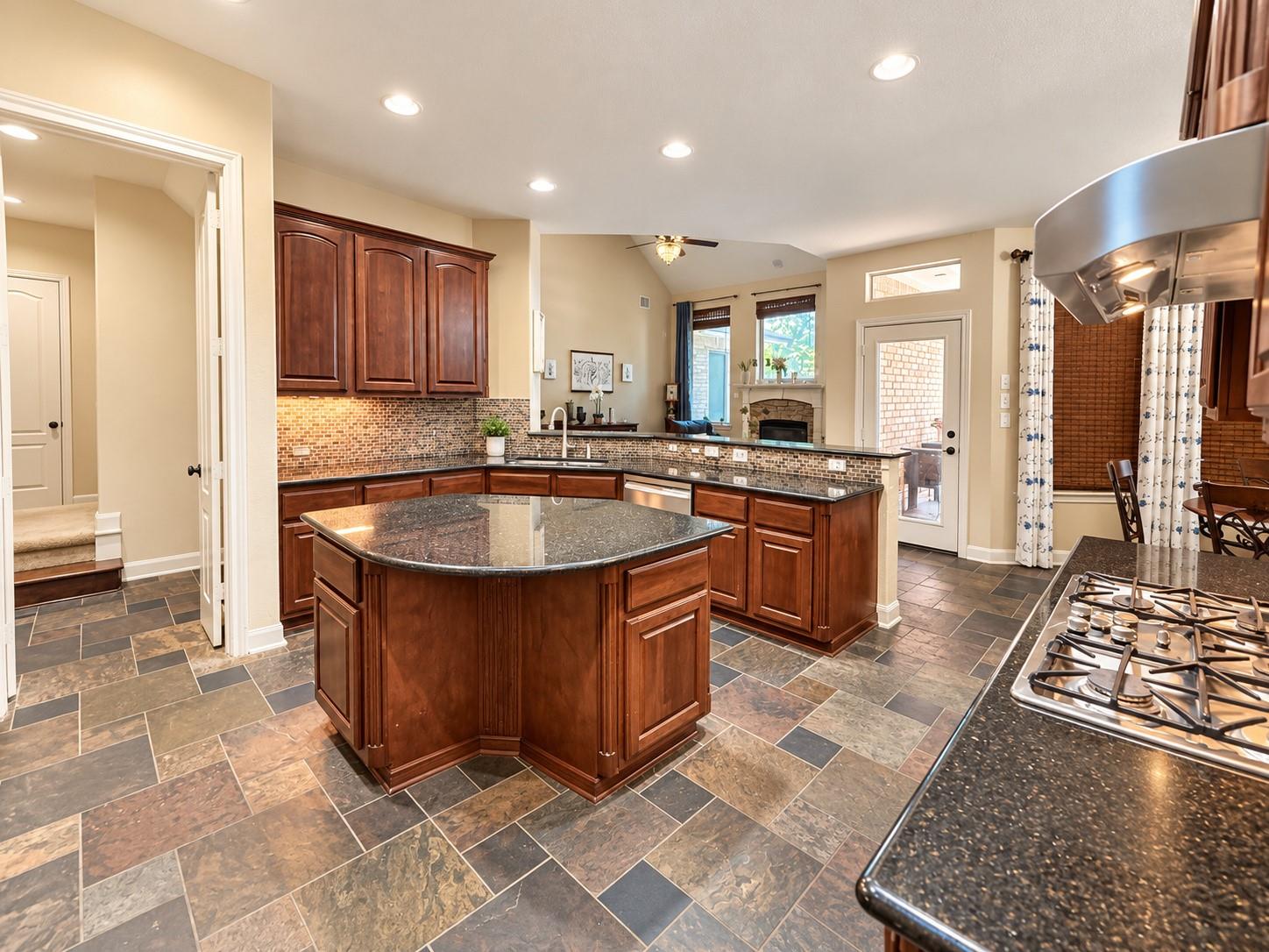 14215 Windy Crossing Lane, Humble Tx 77396 Property Photo 17
