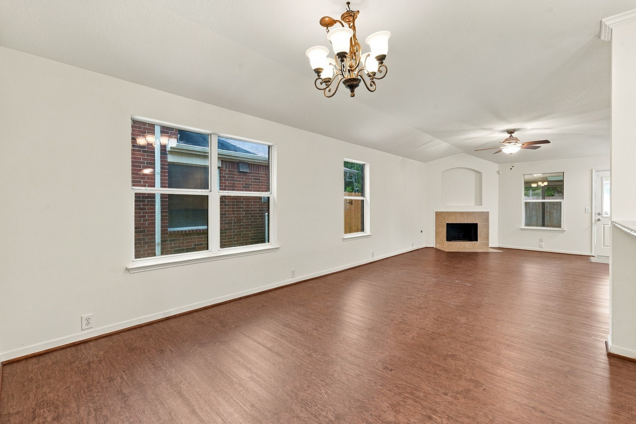 17438 Hoover Gardens Drive Property Photo 5
