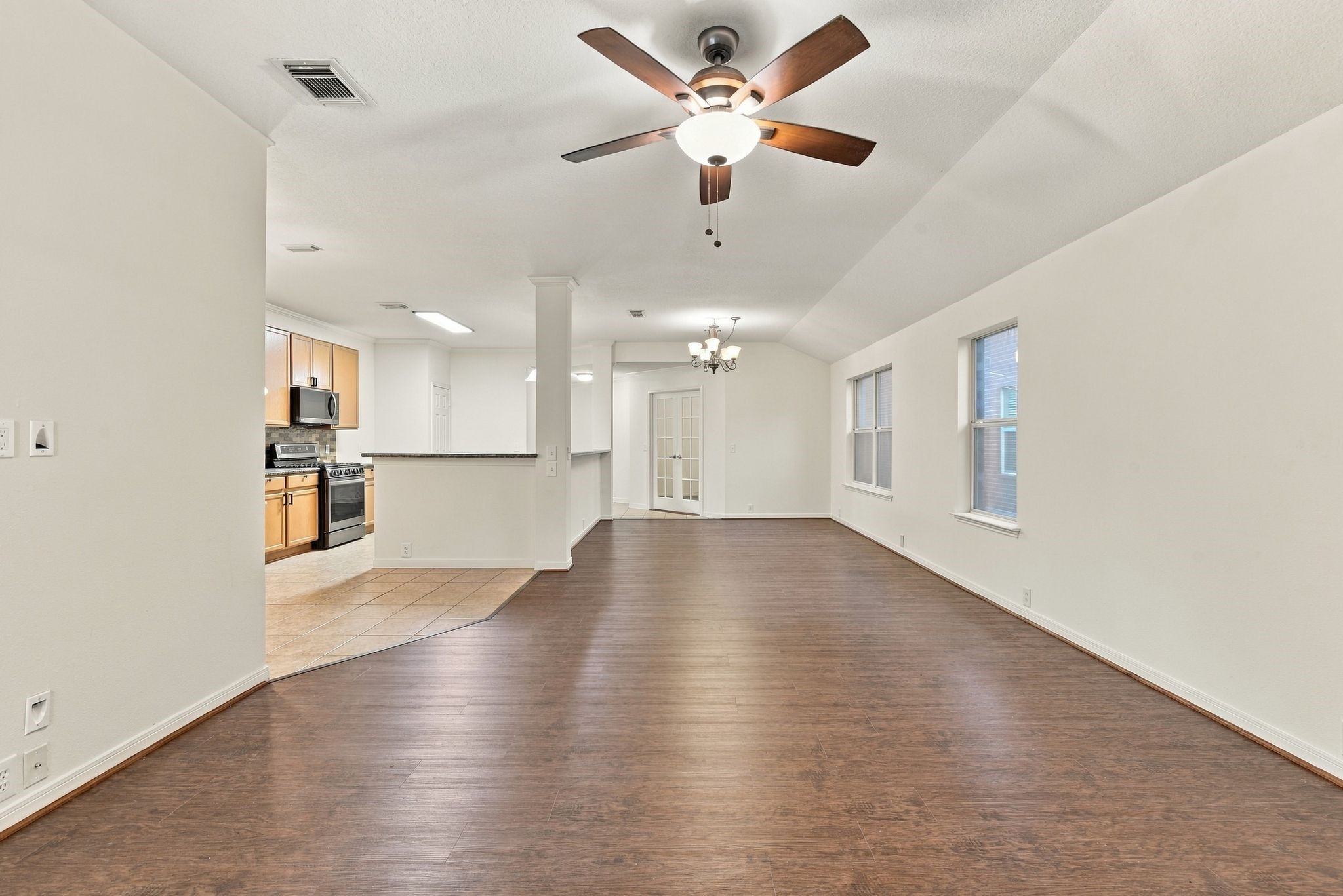 17438 Hoover Gardens Drive Property Photo 6