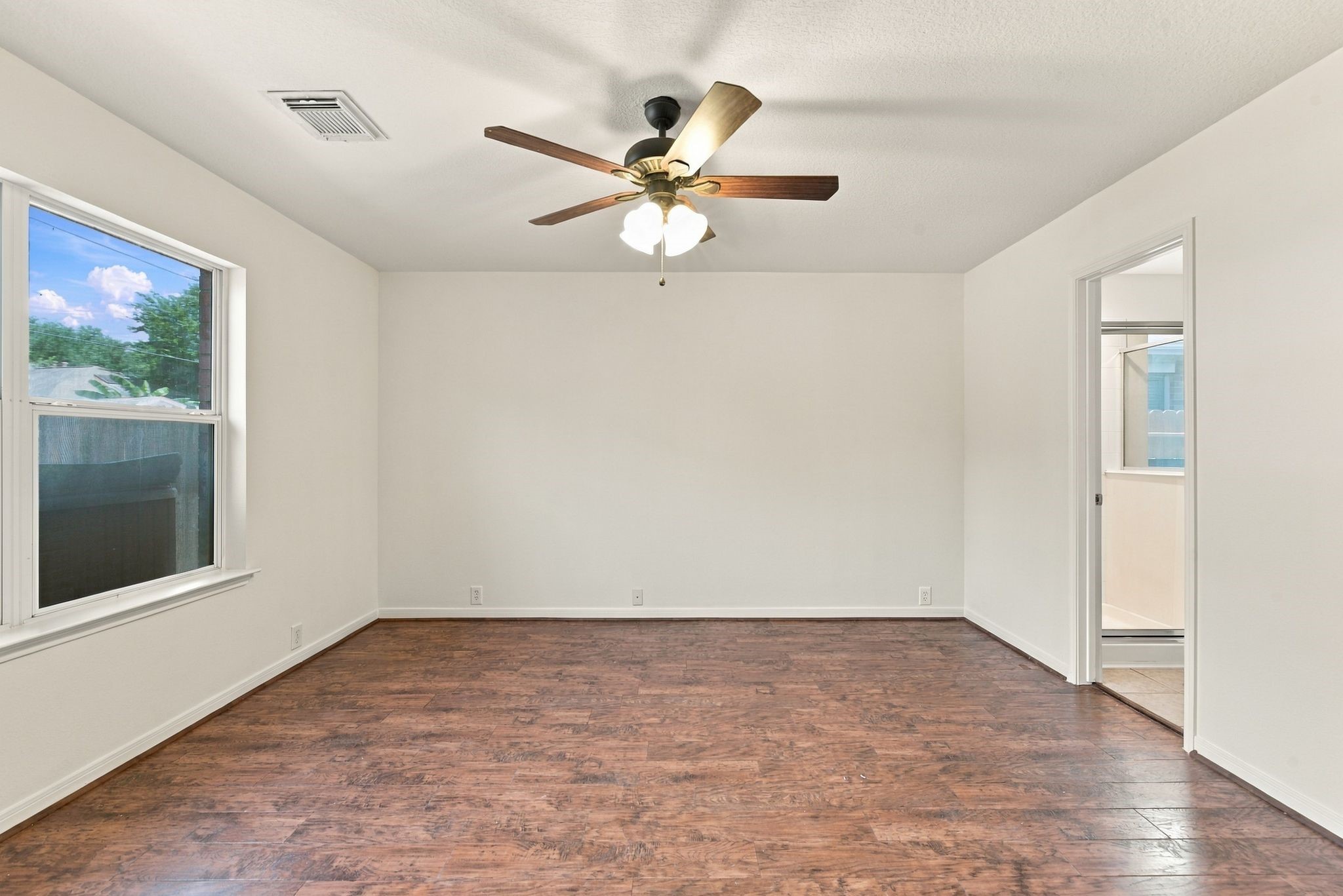 17438 Hoover Gardens Drive Property Photo 12